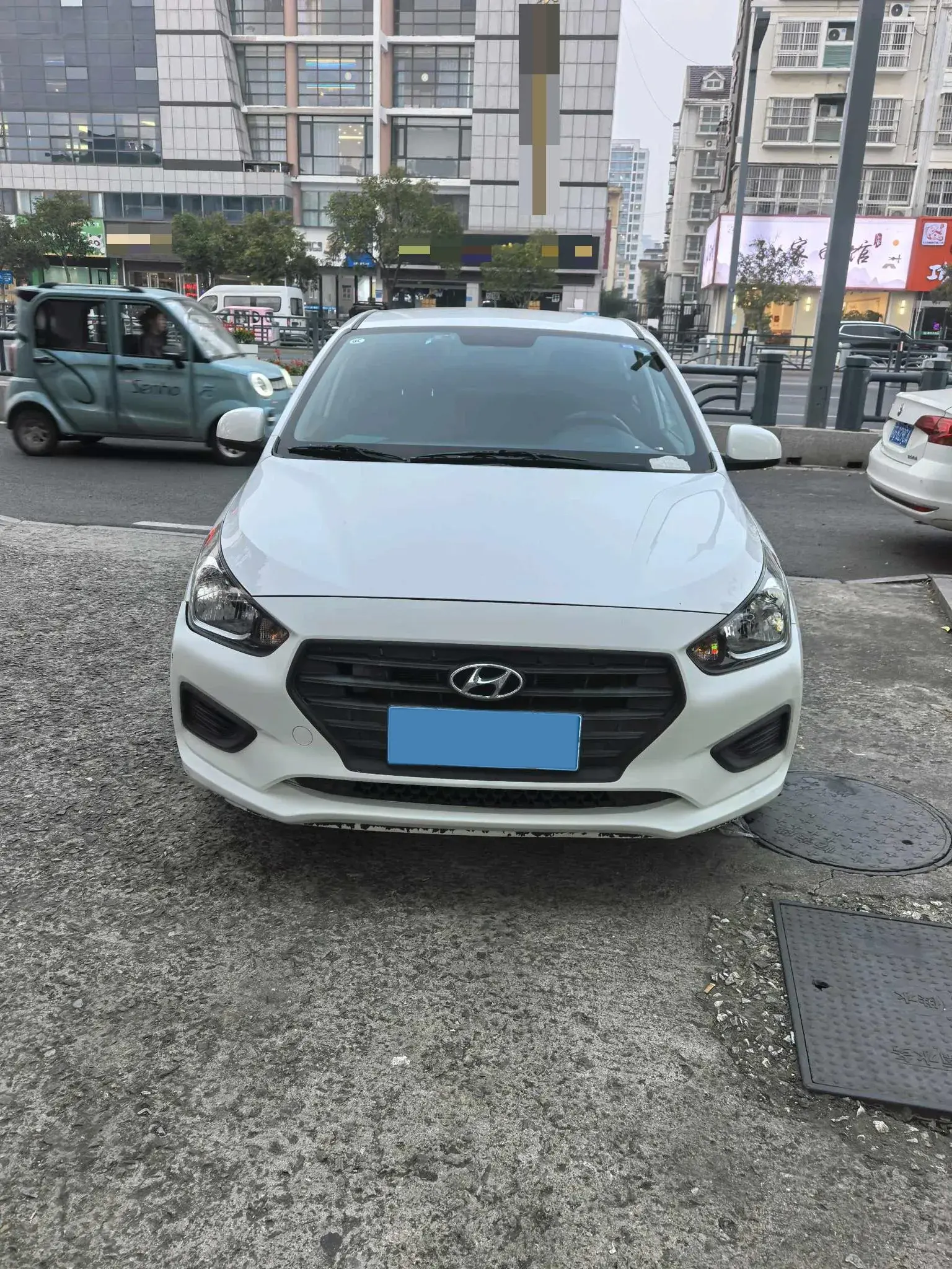 2017 HYUNDAI REINA thumbnail 4