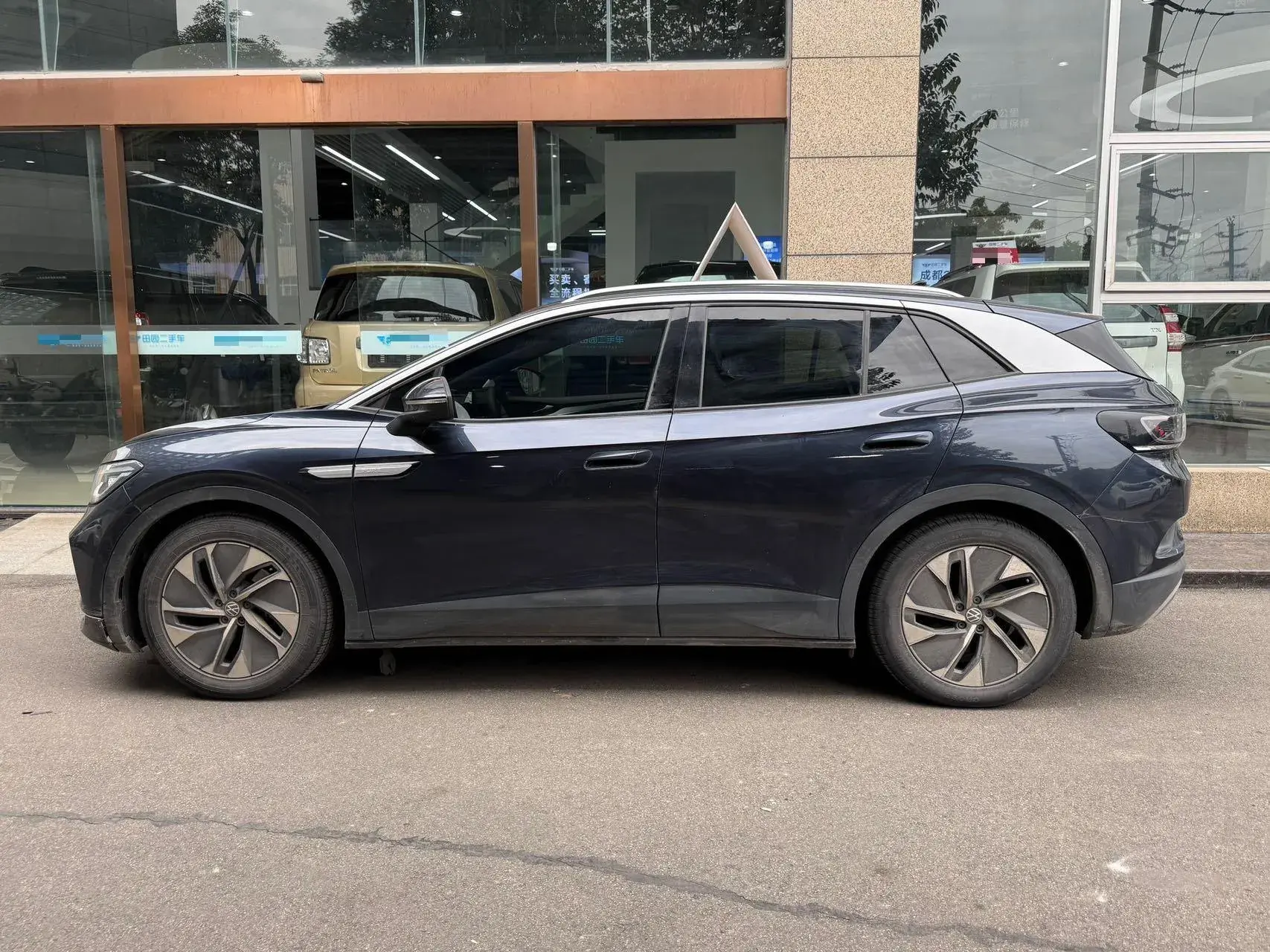 2024 VOLKSWAGEN ID.4 thumbnail 2