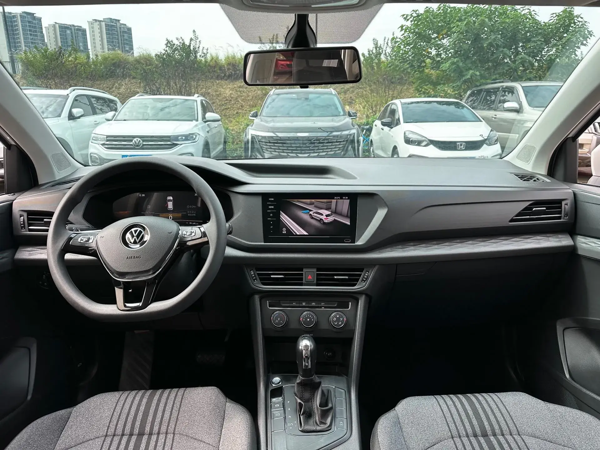 2022 VOLKSWAGEN THARU thumbnail 3