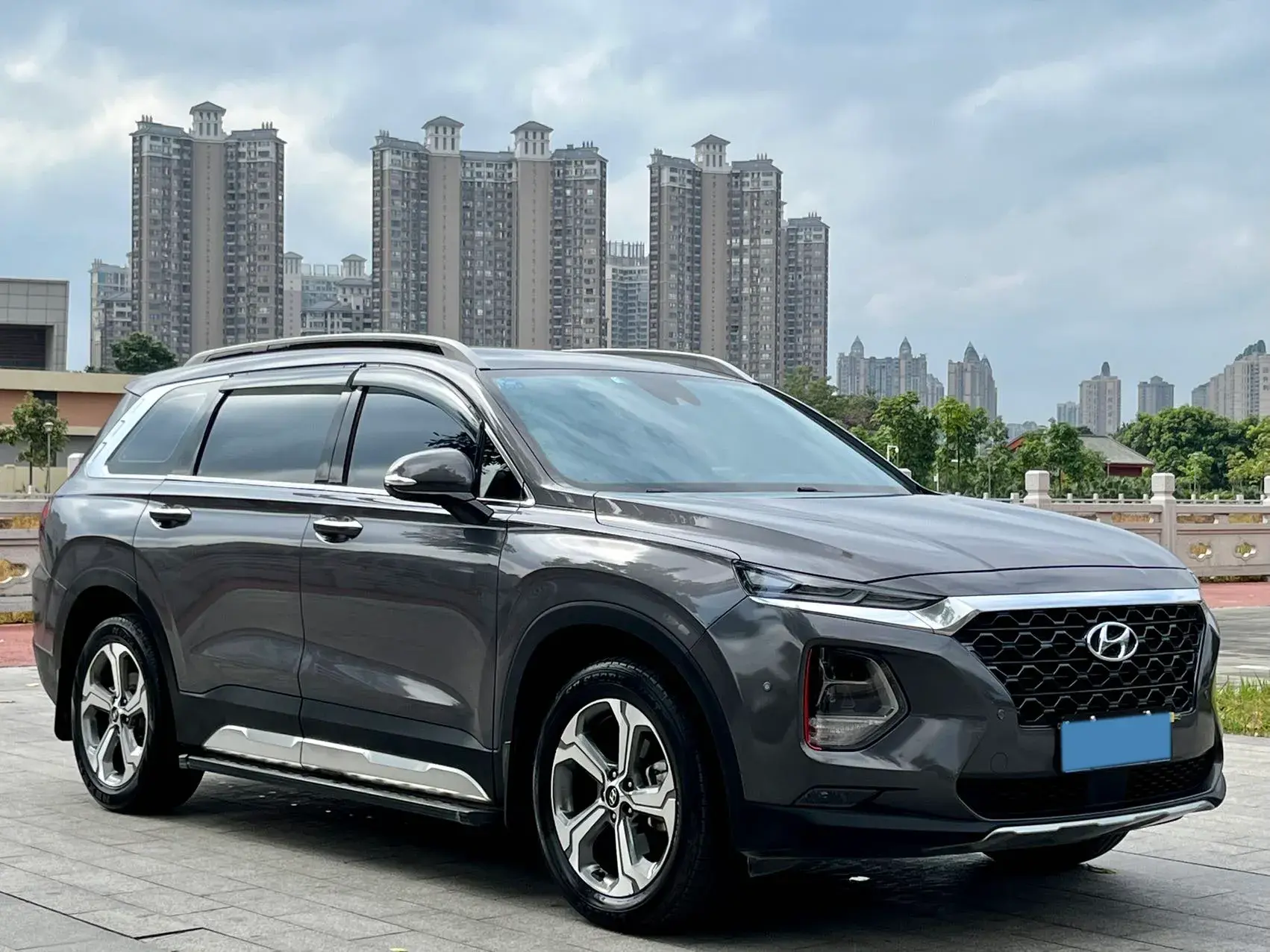 2019 HYUNDAI SANTAFE thumbnail 3