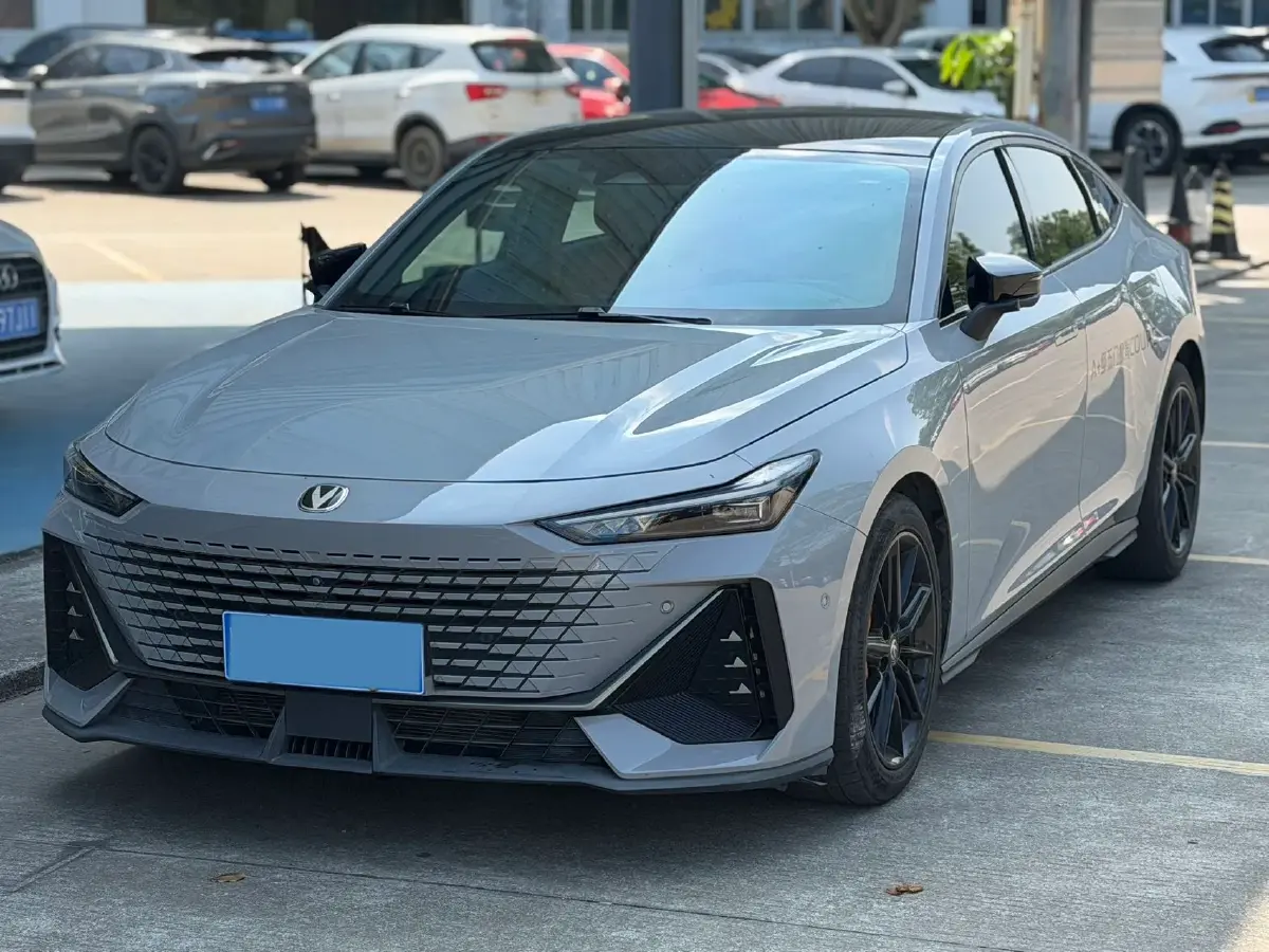 2022 ChangAn UNI-V 1.5T 188HP L4 7DCT