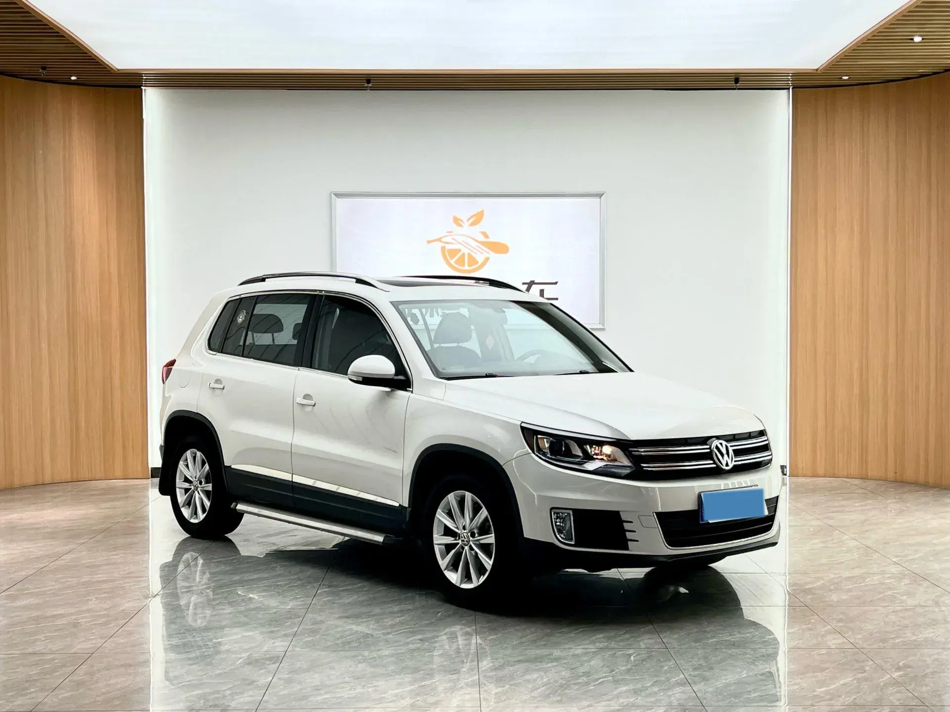 2016 VOLKSWAGEN TIGUAN thumbnail 2