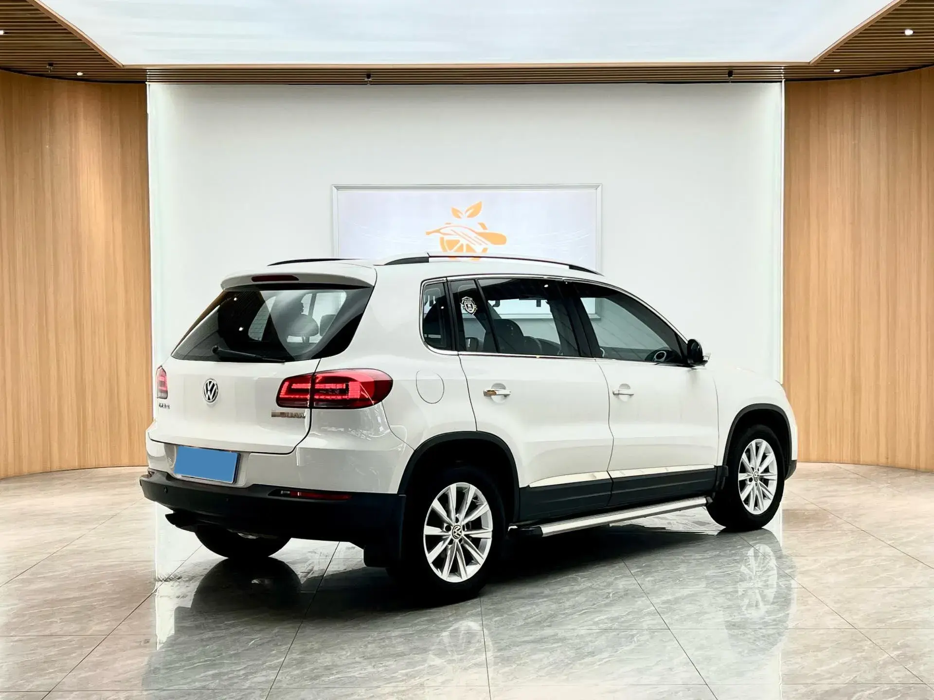 2016 VOLKSWAGEN TIGUAN thumbnail 4