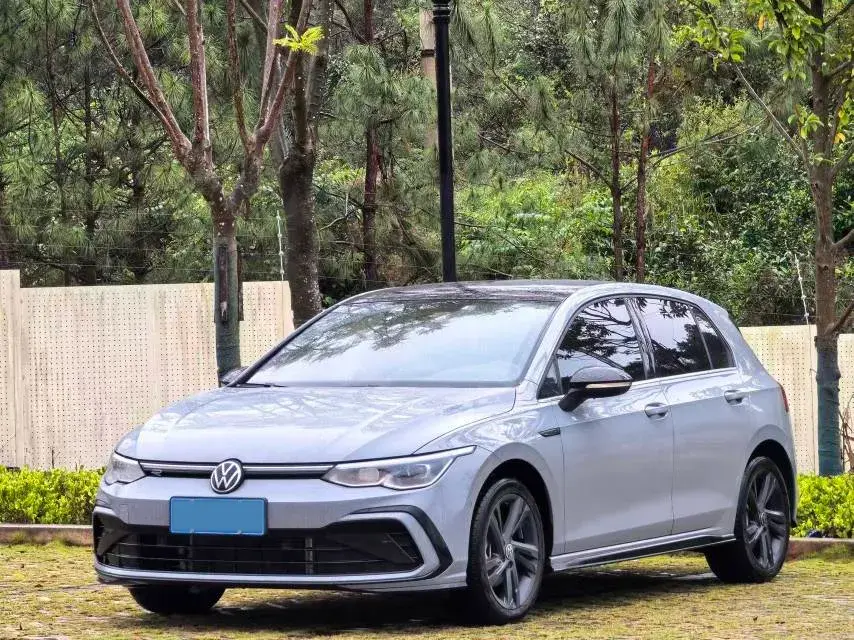 2023 VOLKSWAGEN GOLF view 1