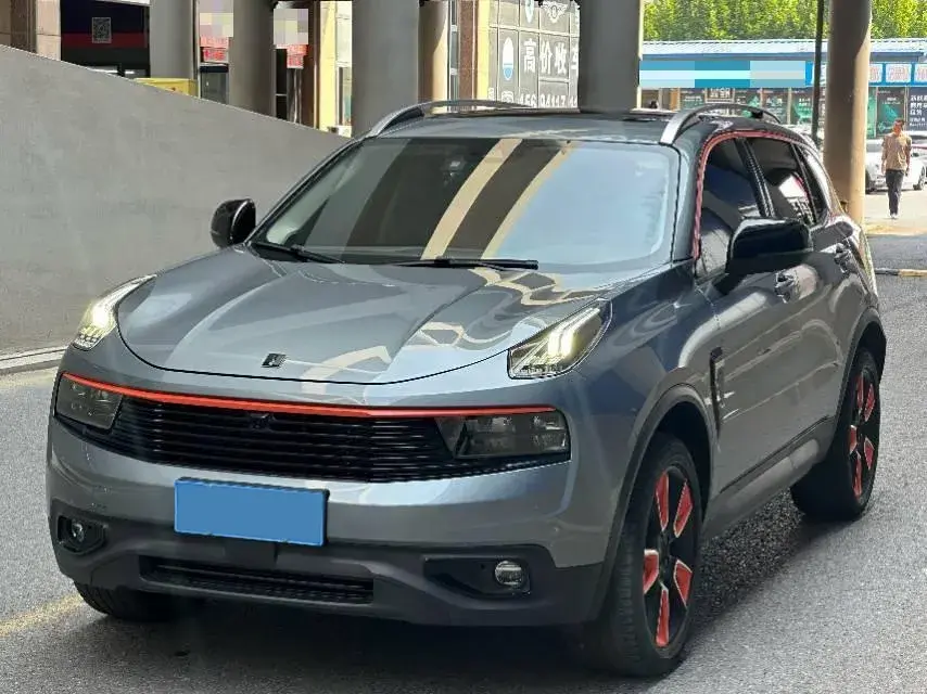 2019 LYNK&CO 01 view 1