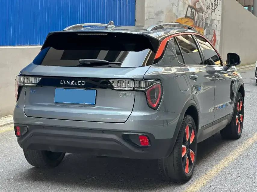 2019 LYNK&CO 01 thumbnail 4