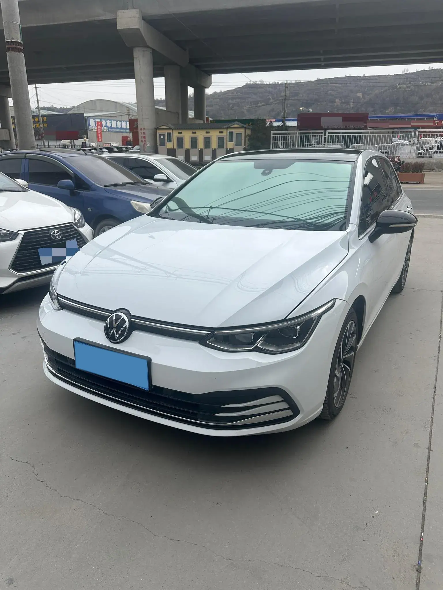 2023 VOLKSWAGEN GOLF view 1