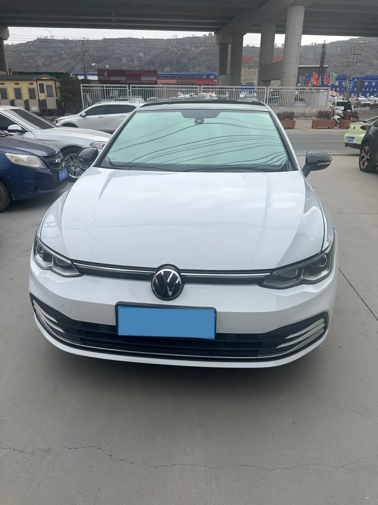 2023 VOLKSWAGEN GOLF thumbnail 3