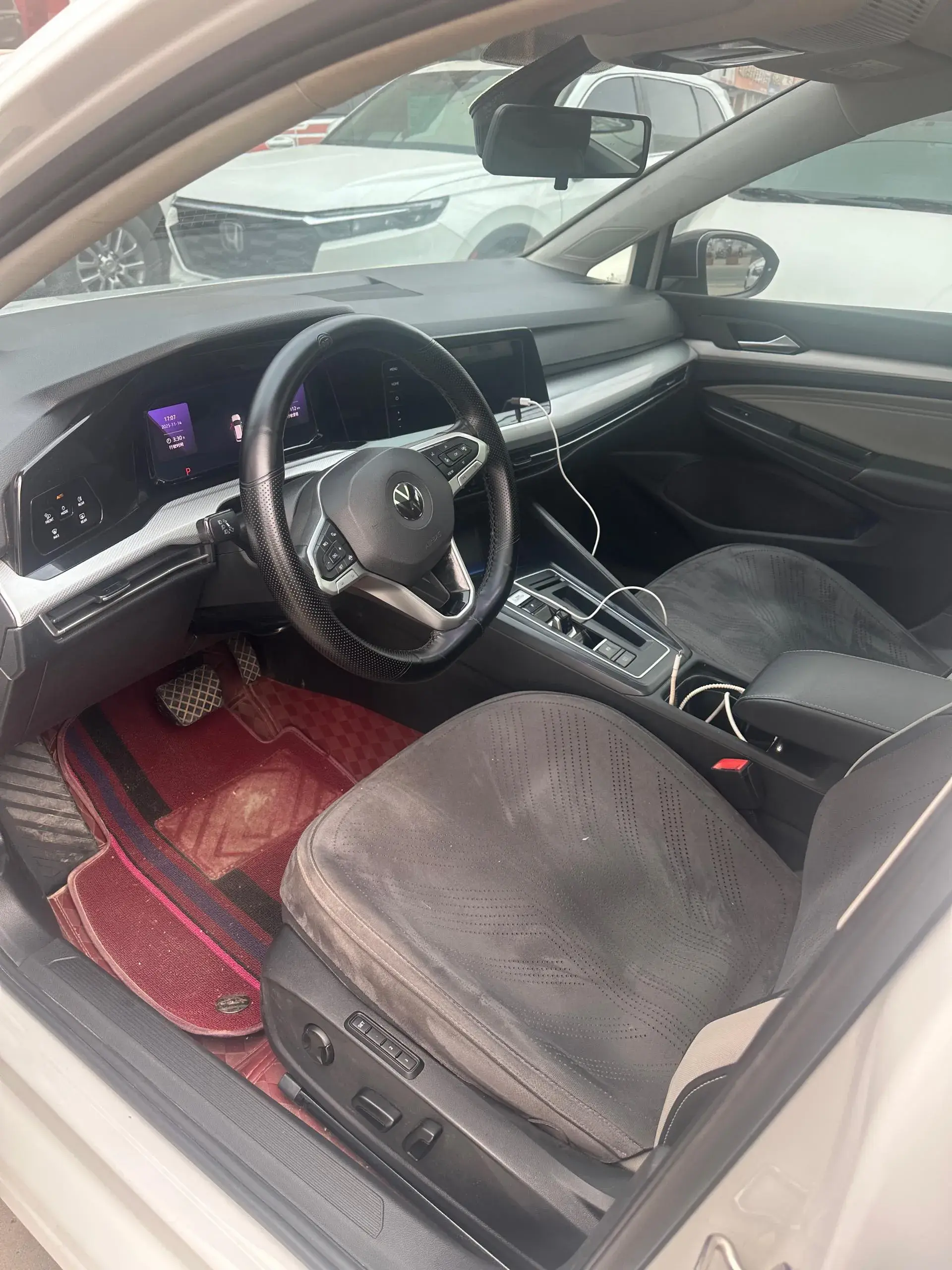 2023 VOLKSWAGEN GOLF thumbnail 4