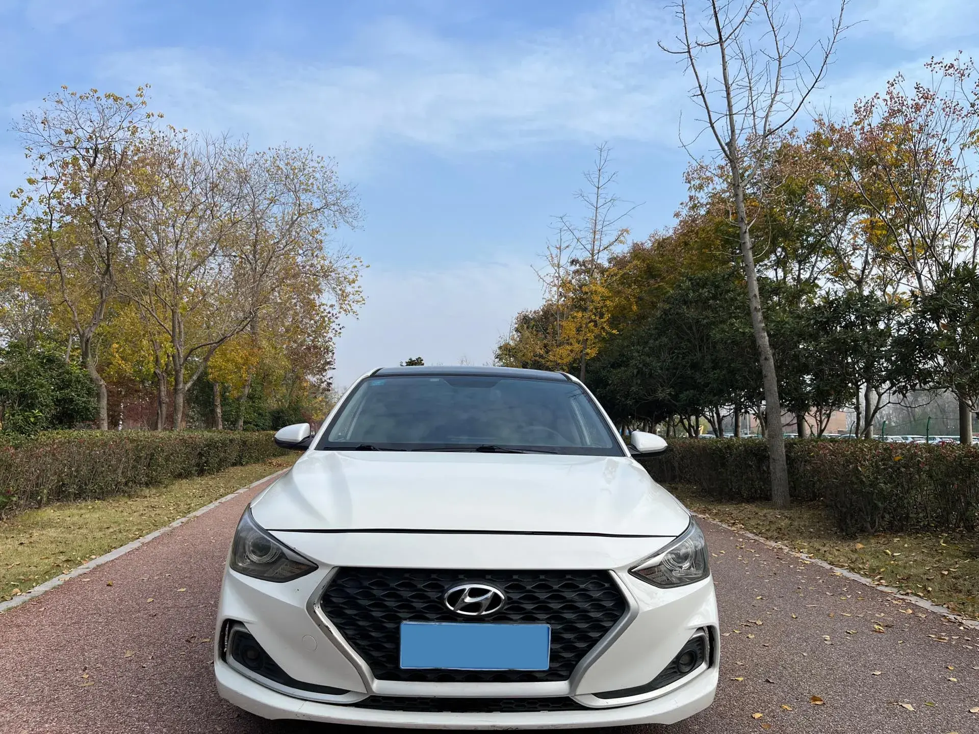 2017 HYUNDAI CELESTA thumbnail 2