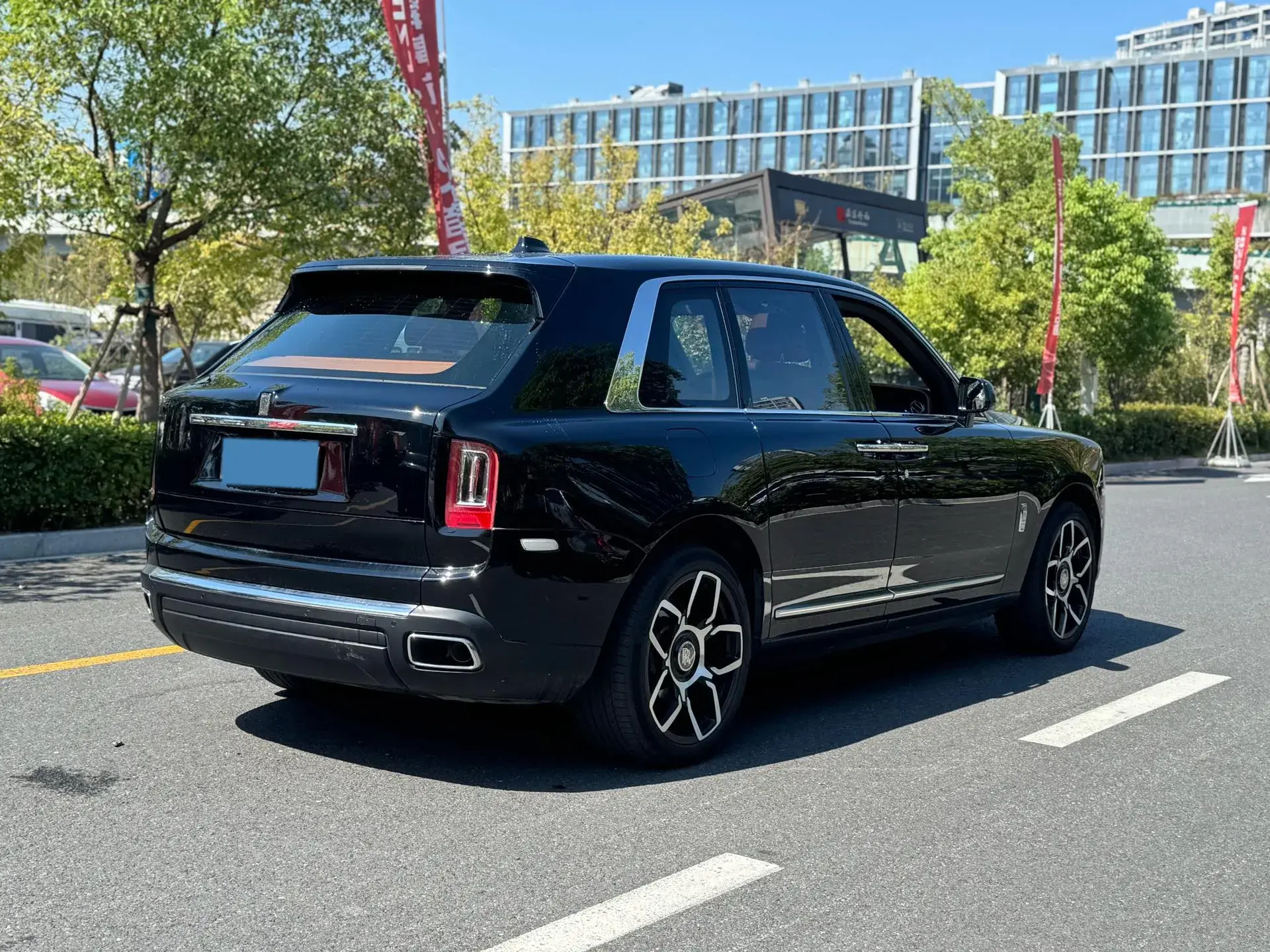 2018 ROLLS-ROYCE CULLINAN thumbnail 3