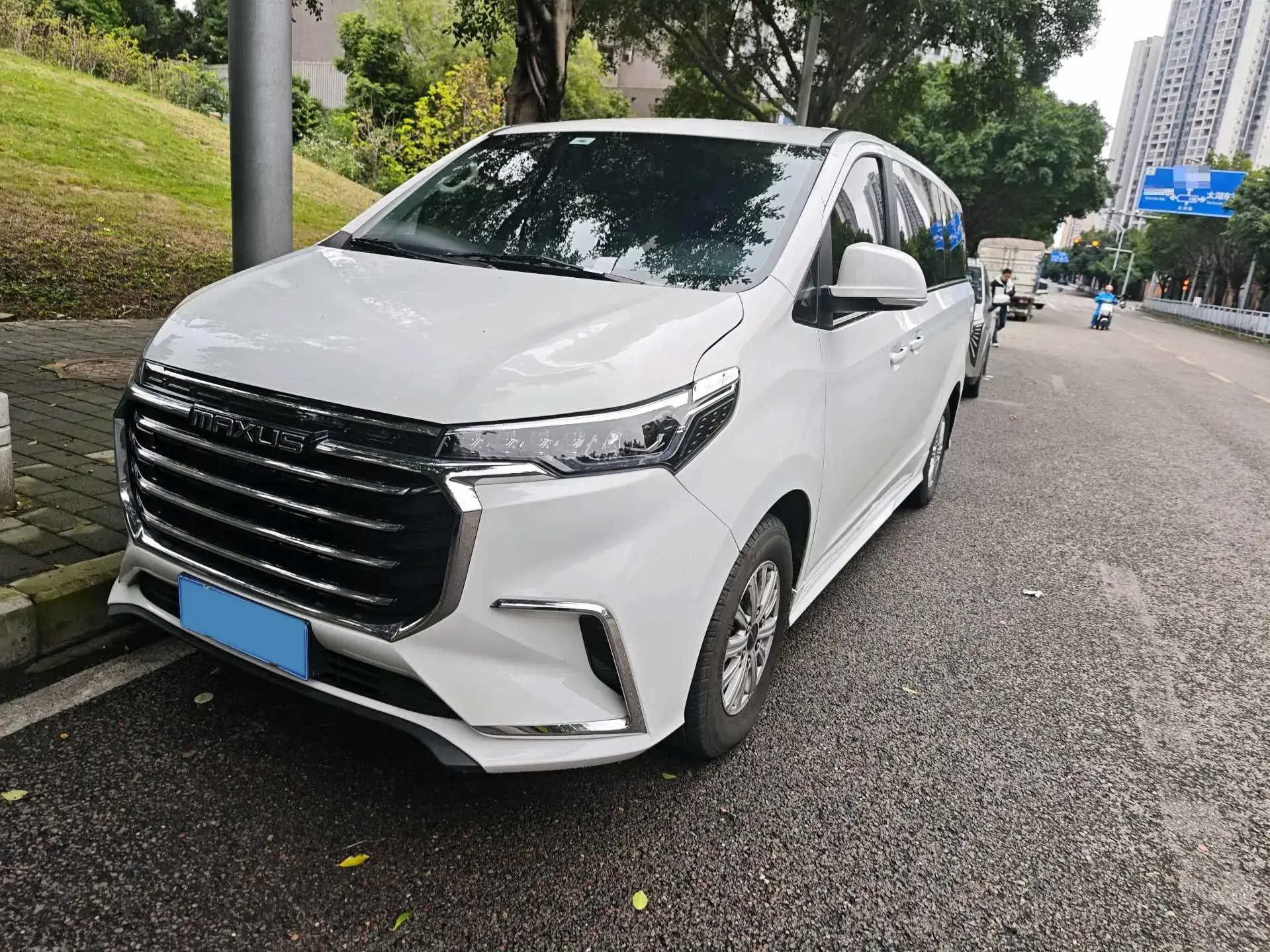 2023 MAXUS G20 view 1