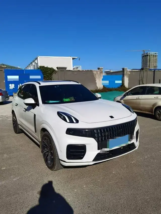 2023 LYNK&CO 09 thumbnail 2