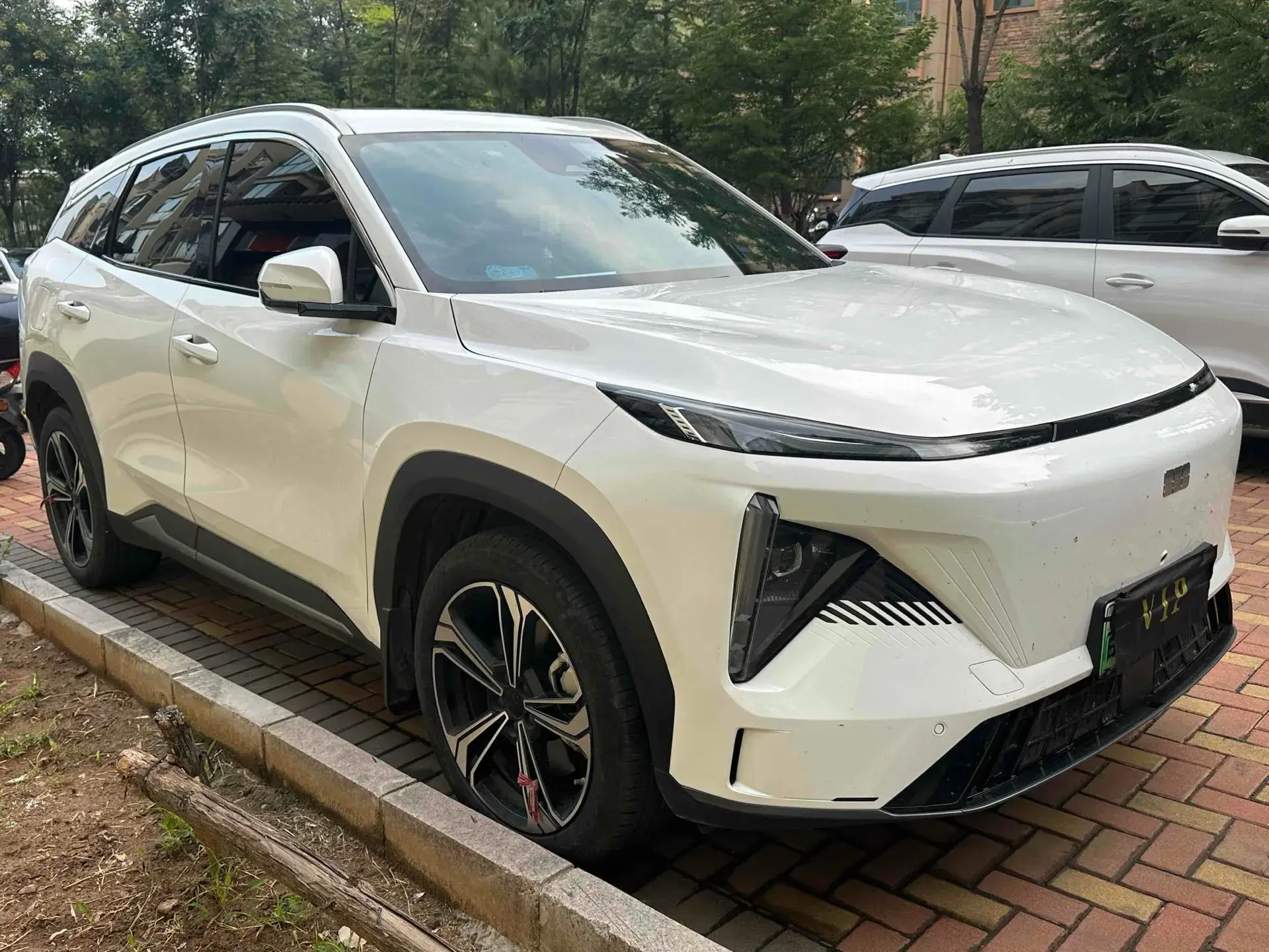 2023 GEELY GALAXY thumbnail 3