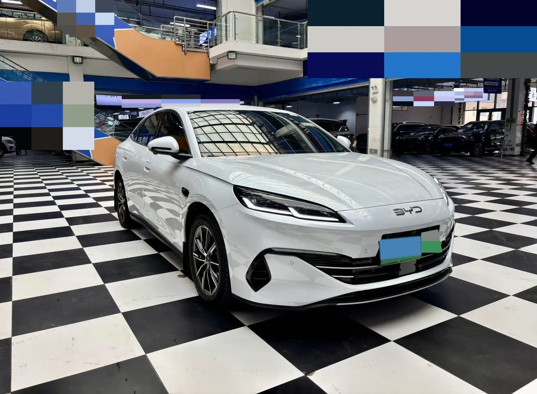 2025 BYD SEAL thumbnail 3