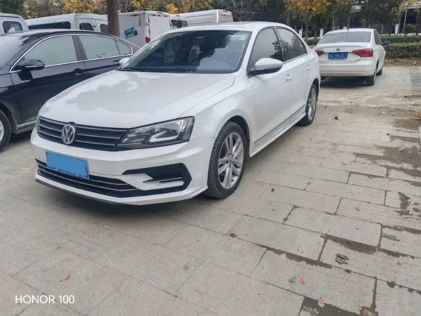 2018 Volkswagen Sagitar 1.4T 150HP L4 7DCT