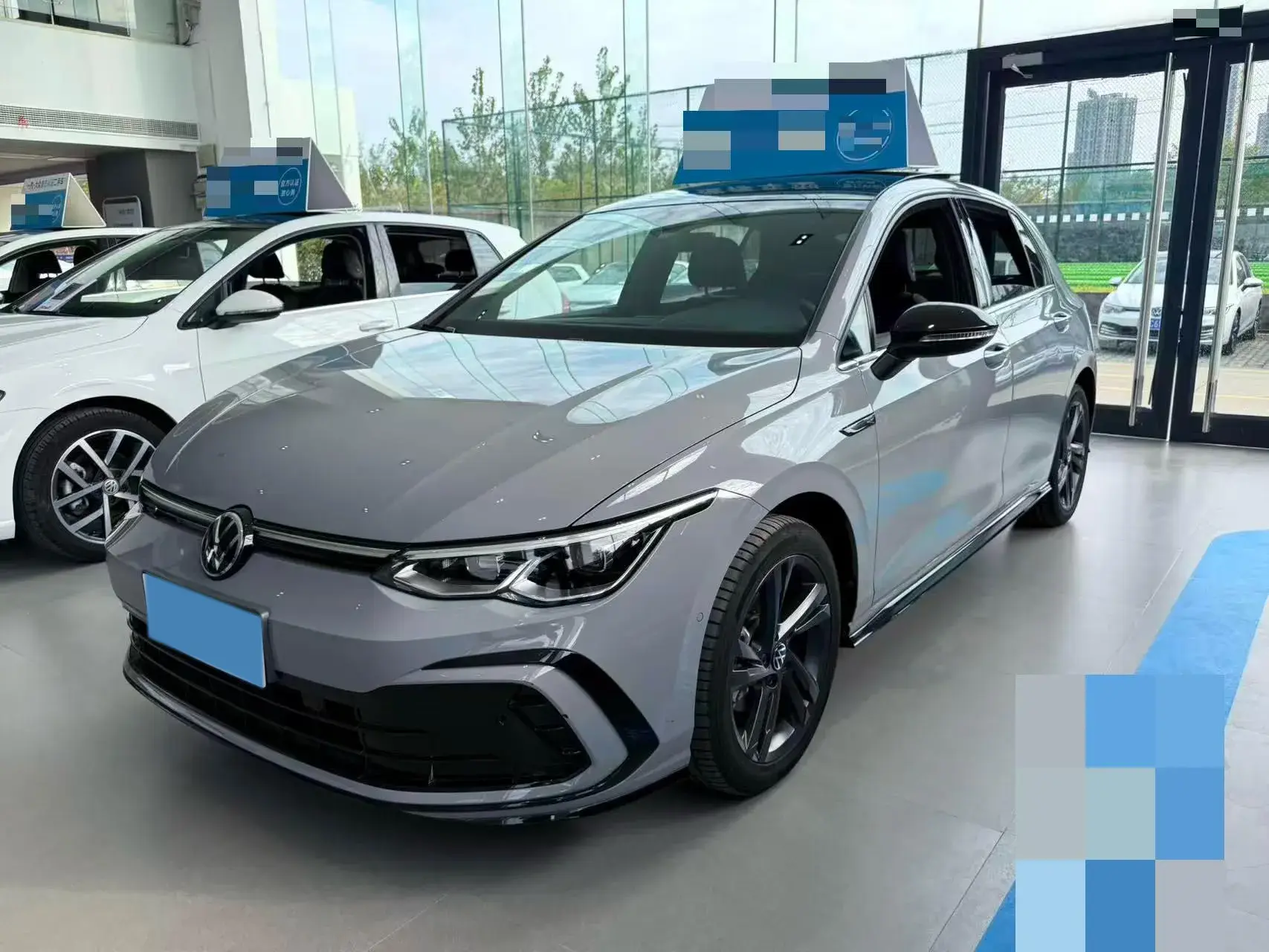 2024 VOLKSWAGEN GOLF view 1