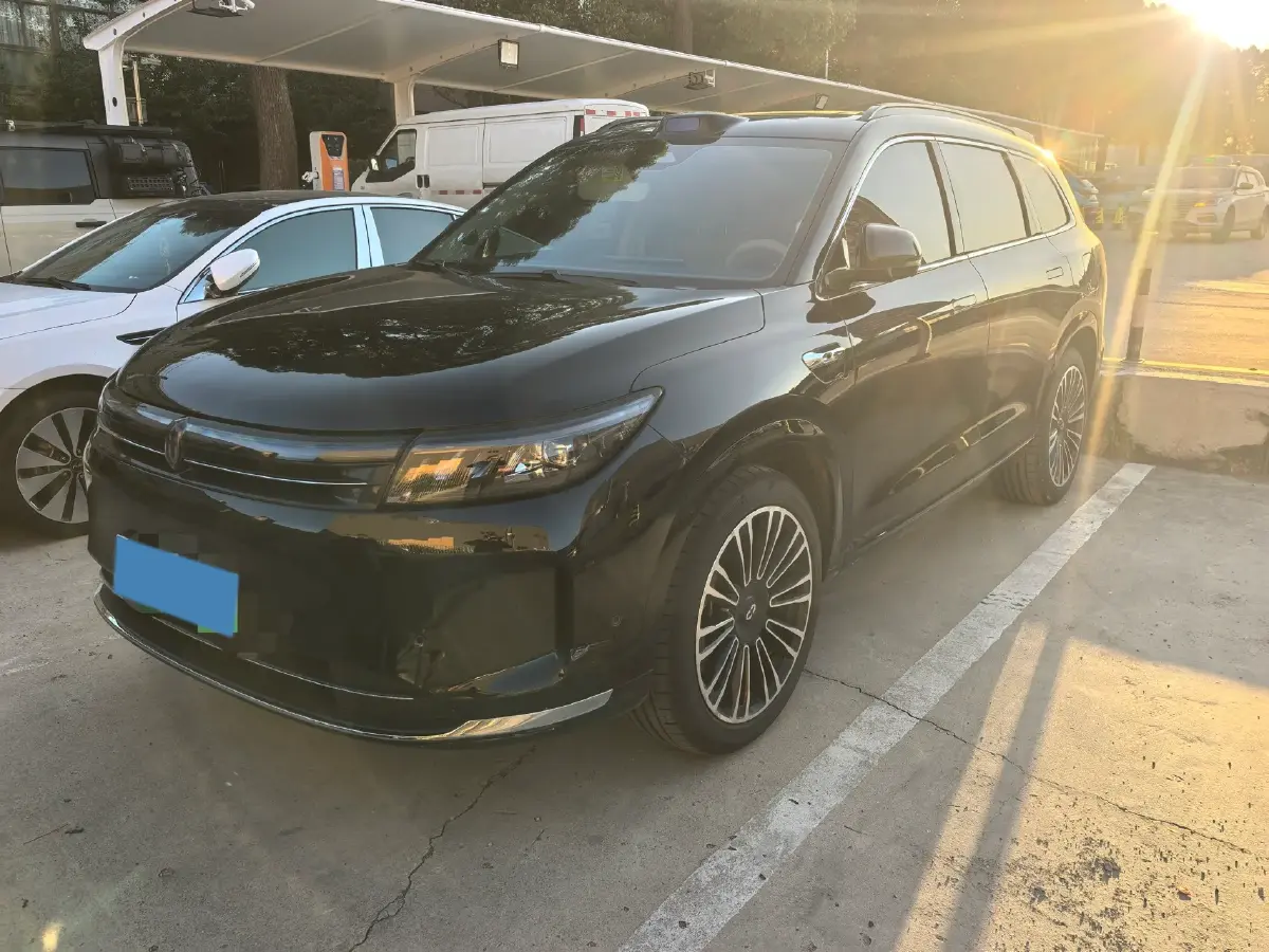 2024 AITO AITO M7 1.5T 152HP L4 REEV 40KWH 2024 AITO AITO M7 1.5T 152HP L4 REEV 40KWH