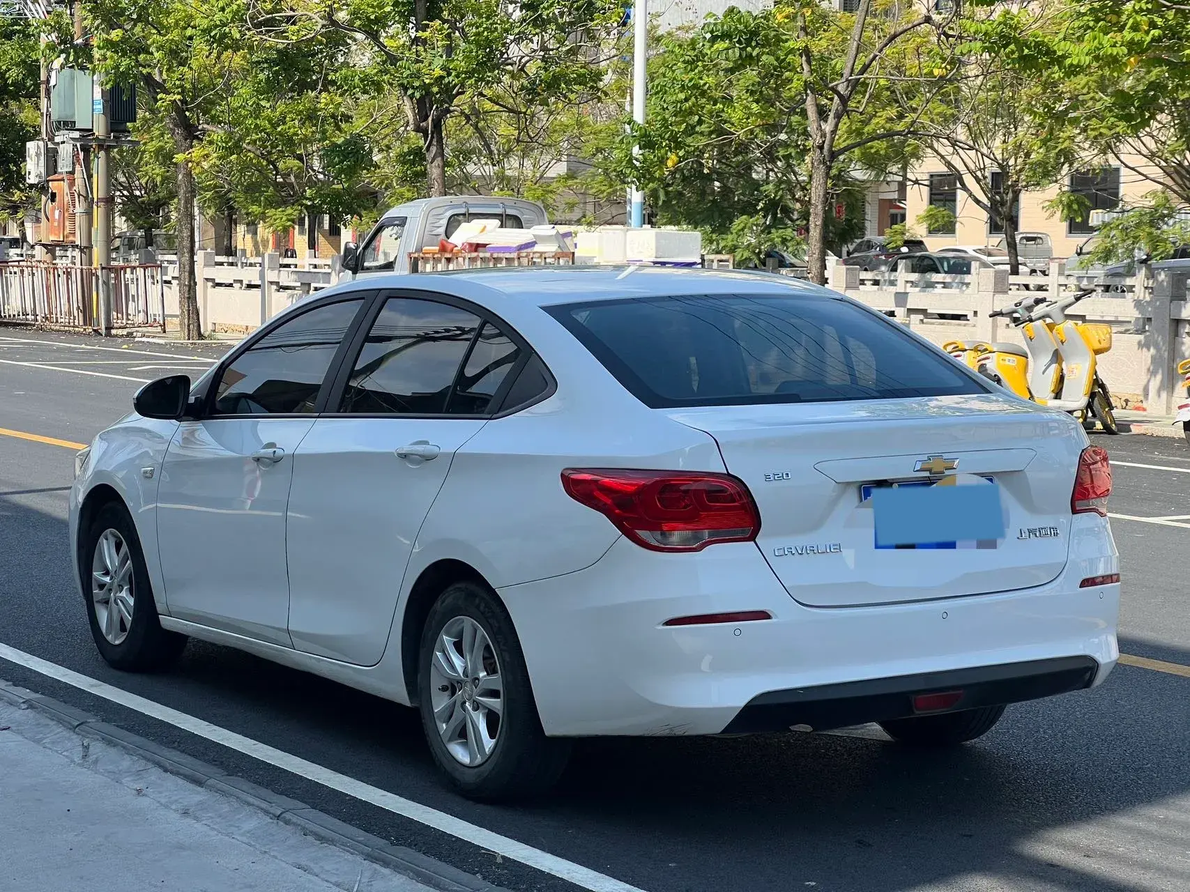 2019 CHEVROLET CAVALIER thumbnail 4