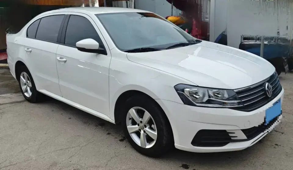 2019 VOLKSWAGEN LAVIDA thumbnail 2