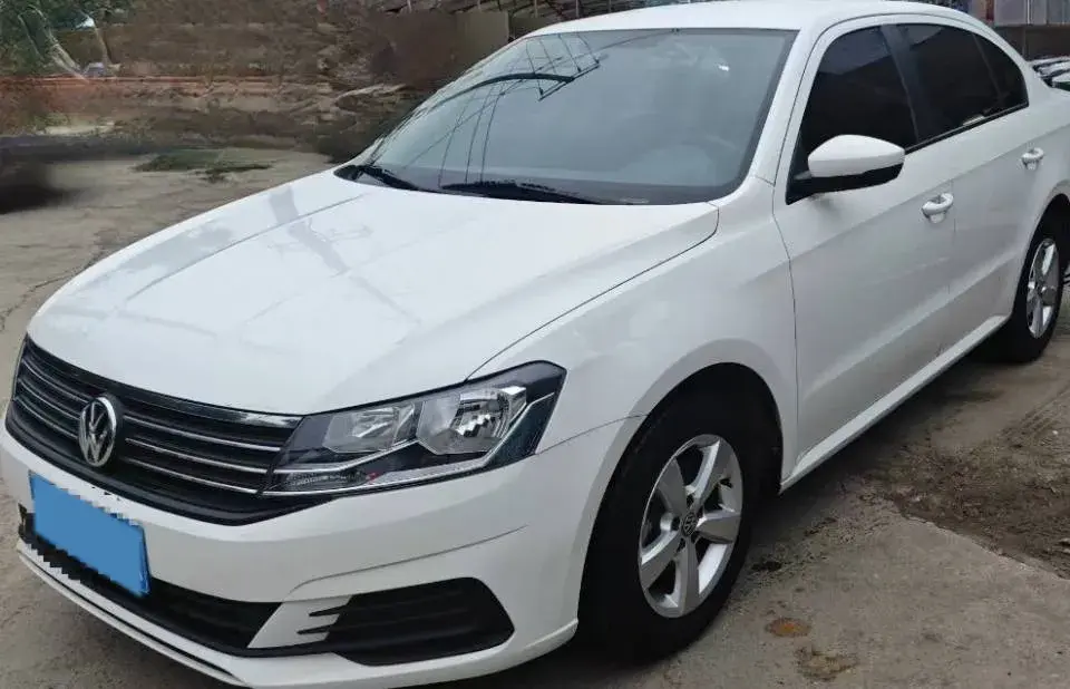 2019 VOLKSWAGEN LAVIDA view 1