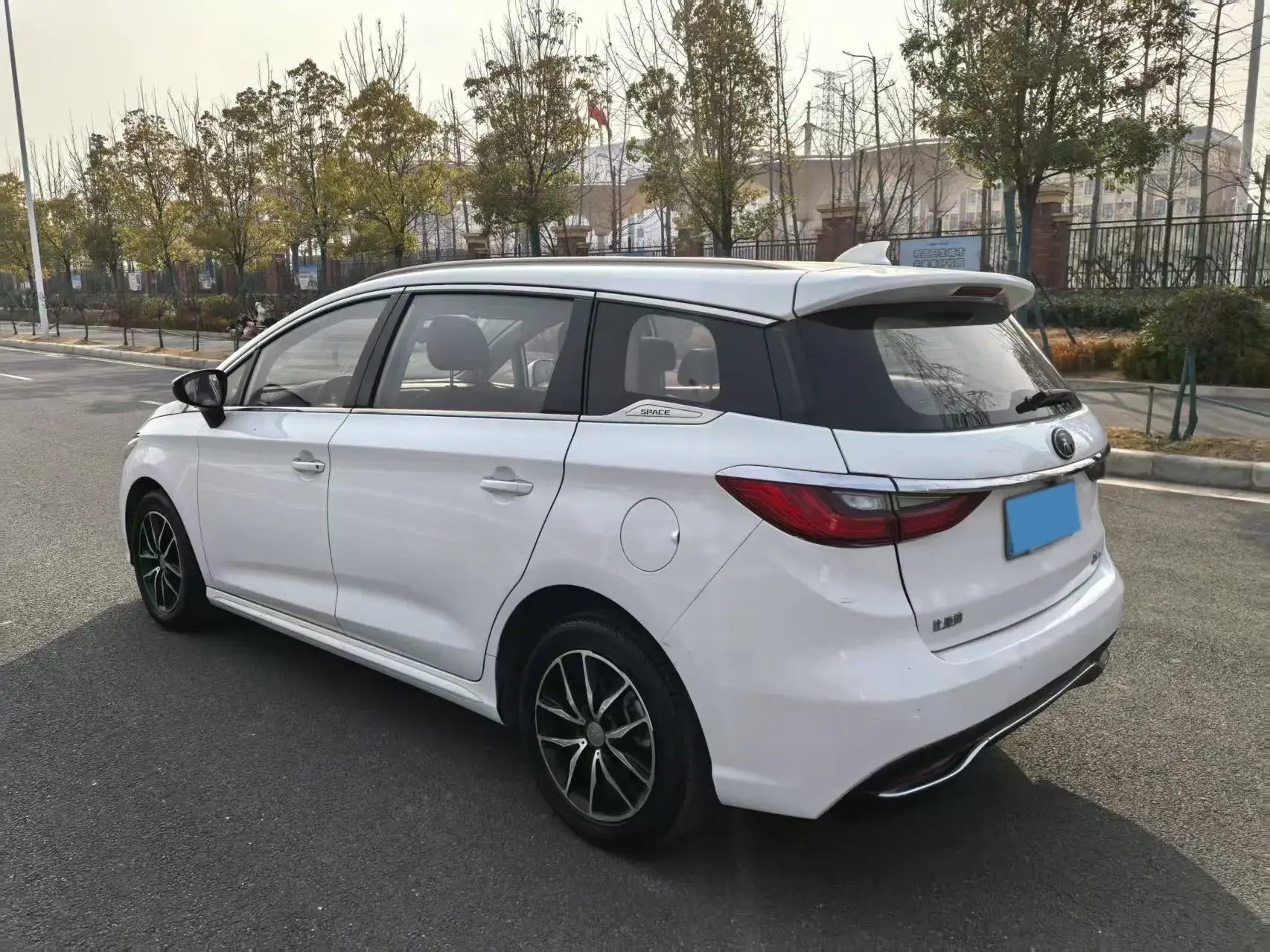 2018 BYD SONG thumbnail 3