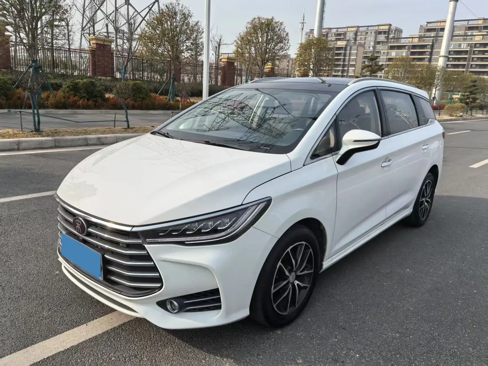 2018 BYD SONG view 1