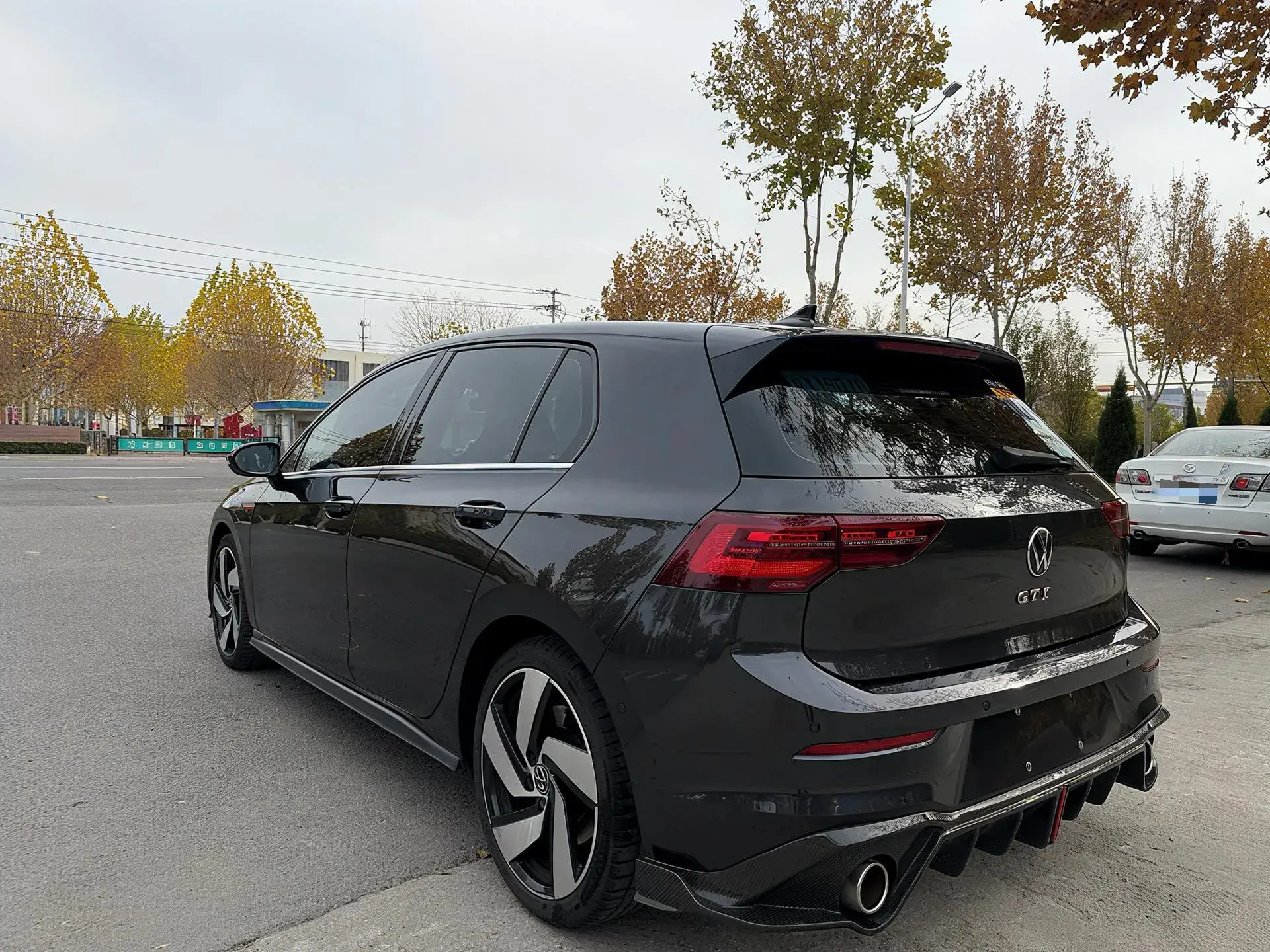 2023 VOLKSWAGEN GOLFGTI thumbnail 4