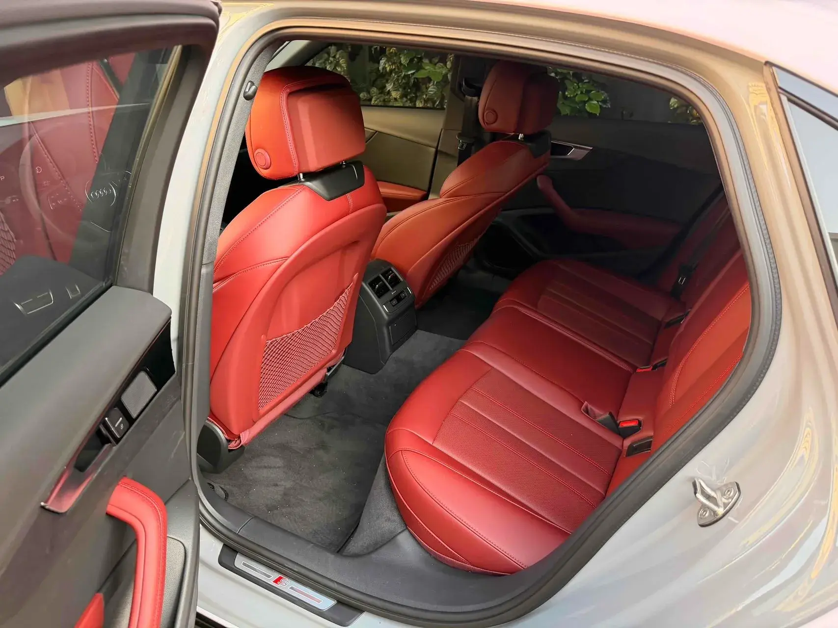 2025 AUDI A4L thumbnail 3