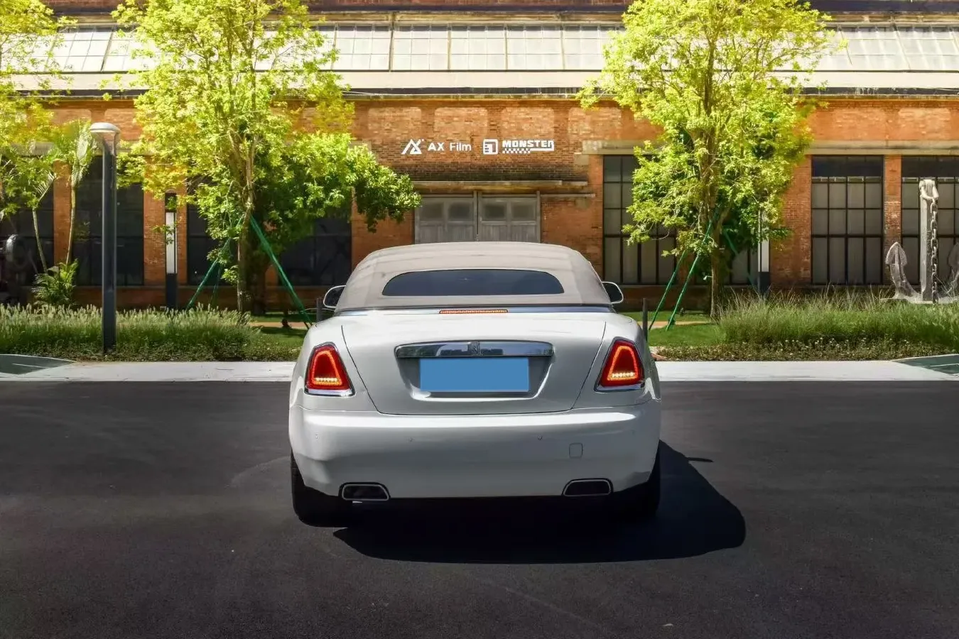 2018 Rolls-Royce Dawn 6.6T 571HP V12 8AT,autocango,china used car exporter,china ev exporter,chinese used car exporter,chinese used ev exporter