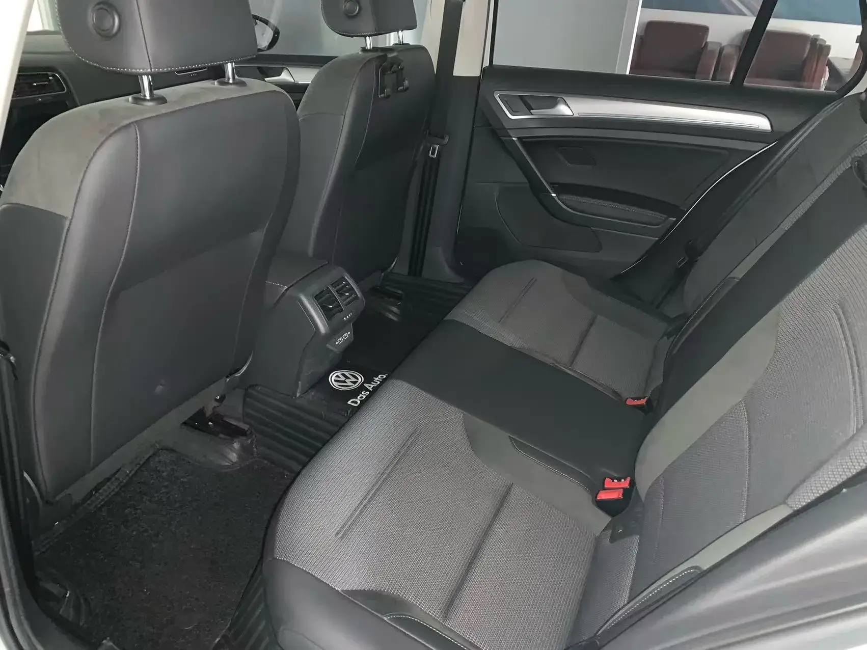 2020 VOLKSWAGEN GOLF thumbnail 3