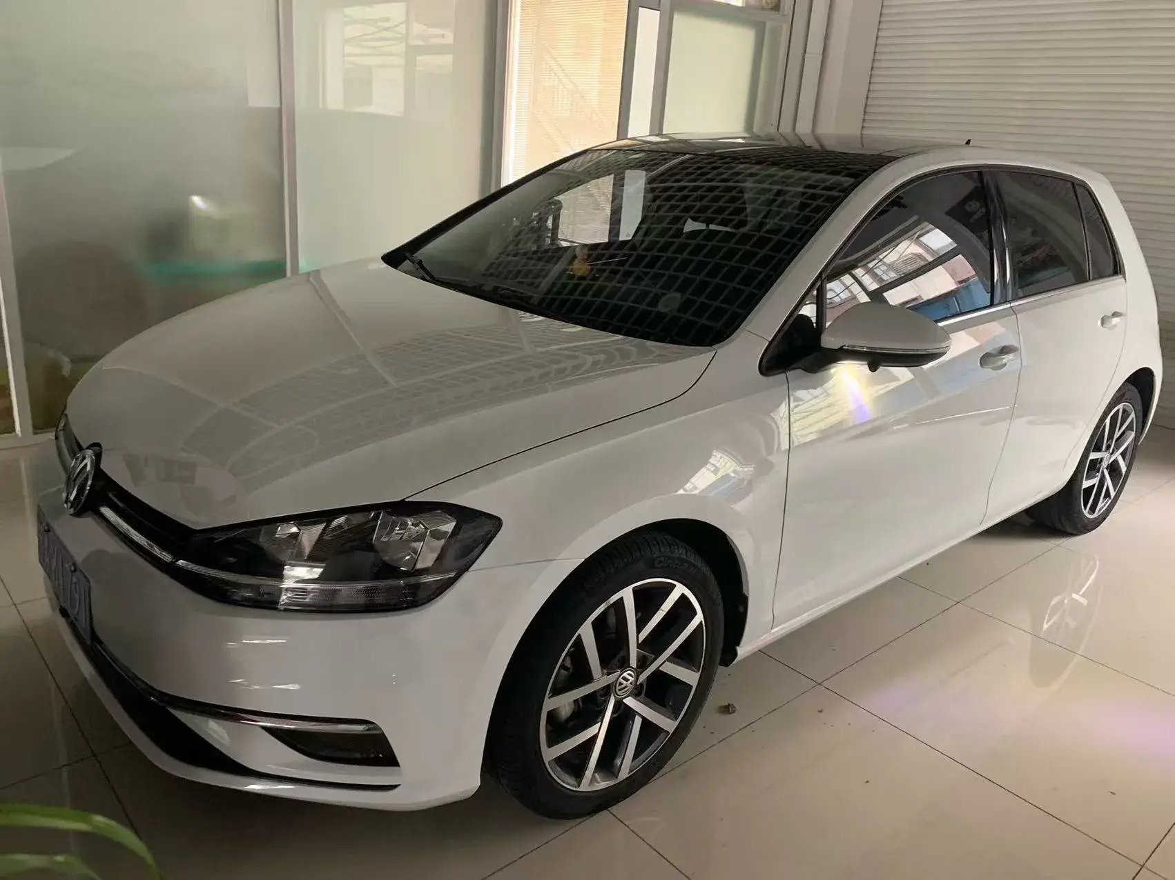 2020 VOLKSWAGEN GOLF view 1