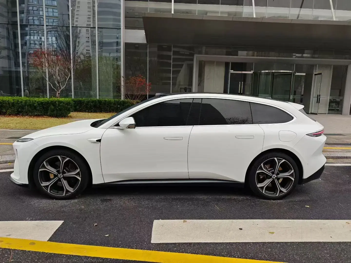 2024 NIO ET5T thumbnail 3