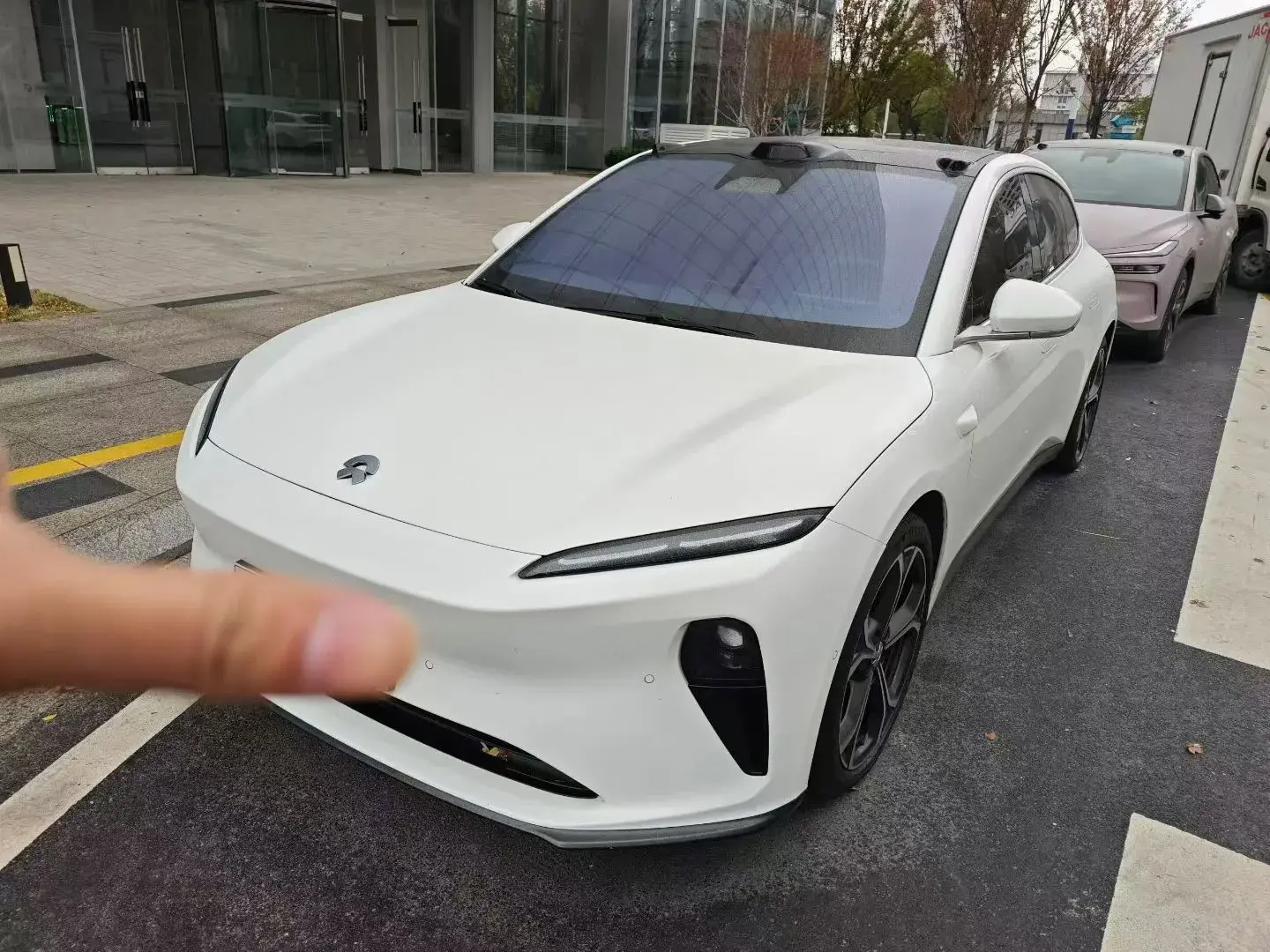 2024 NIO ET5T view 1
