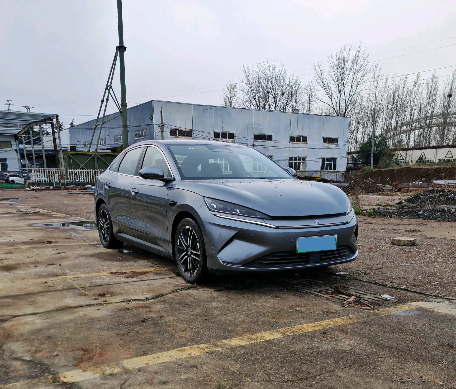 2025 BYD QINL thumbnail 3