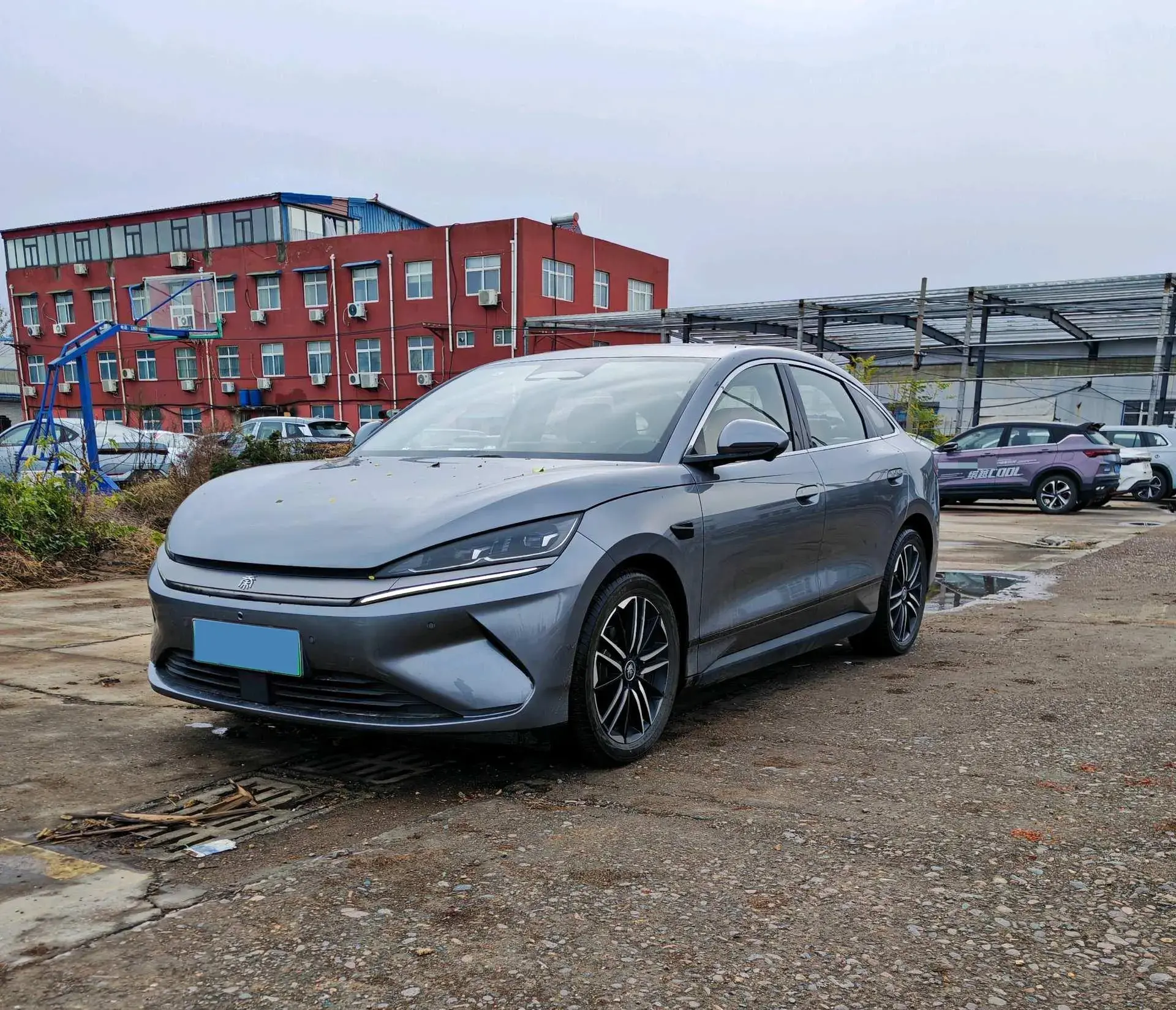 2025 BYD QINL view 1