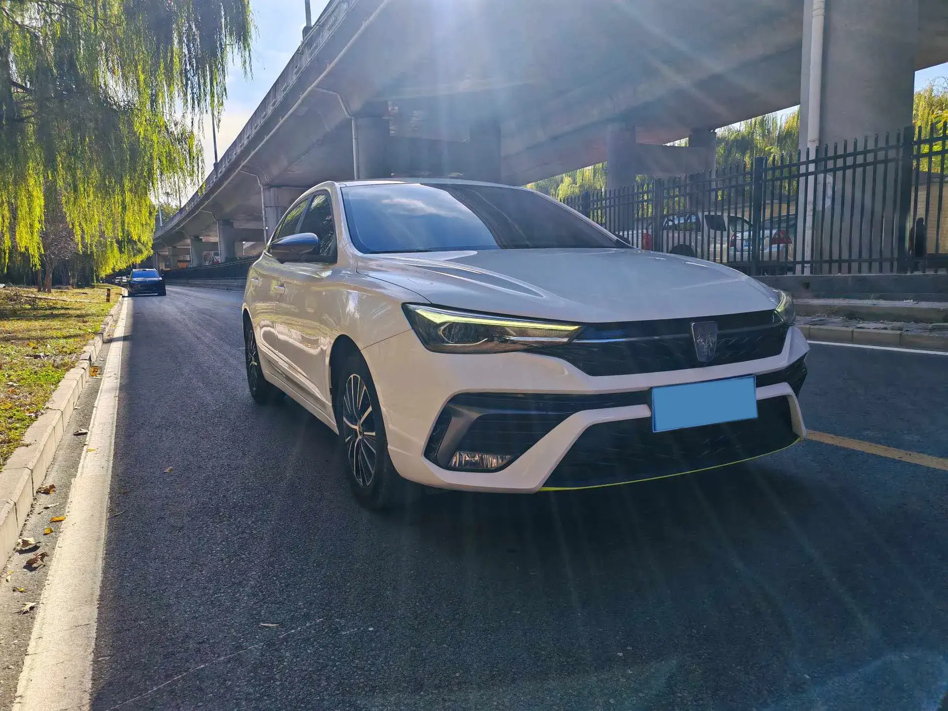 2021 ROEWE I5 thumbnail 3