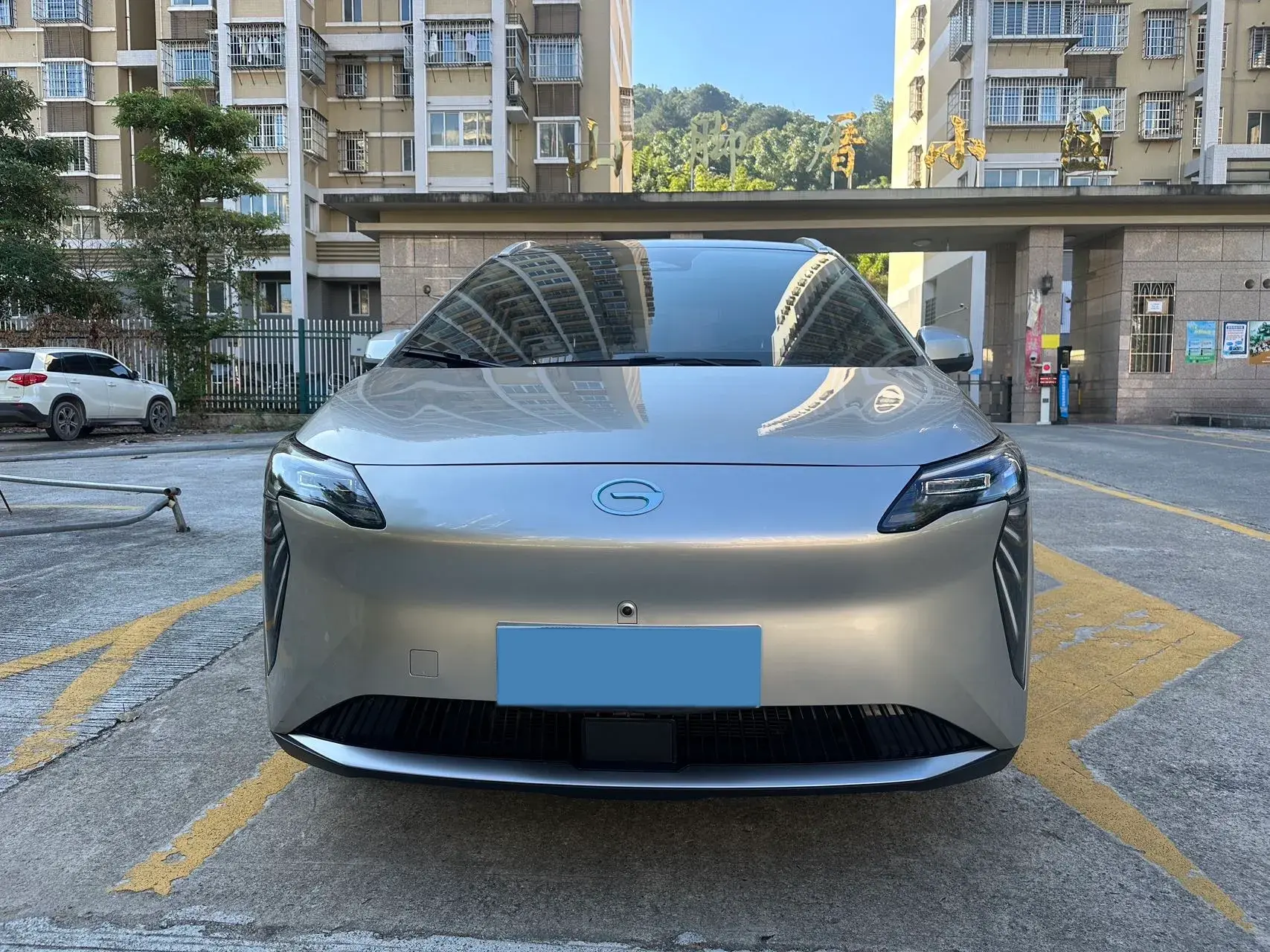 2023 AION Y thumbnail 2