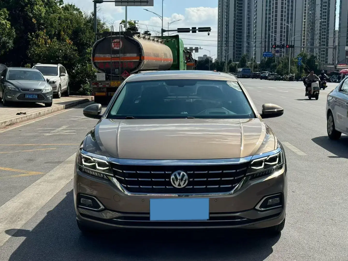 2019 VOLKSWAGEN PASSAT thumbnail 2