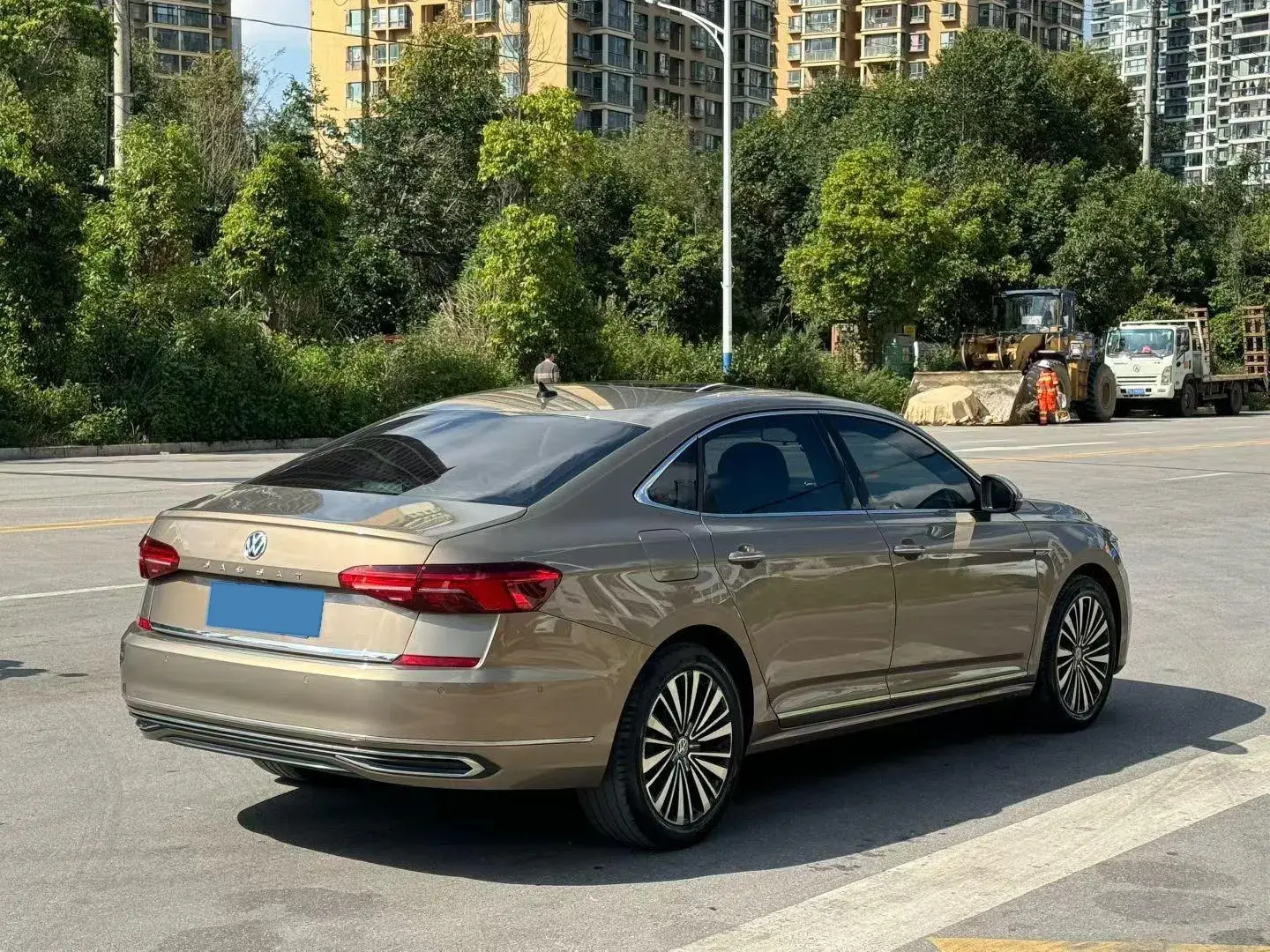 2019 VOLKSWAGEN PASSAT thumbnail 4