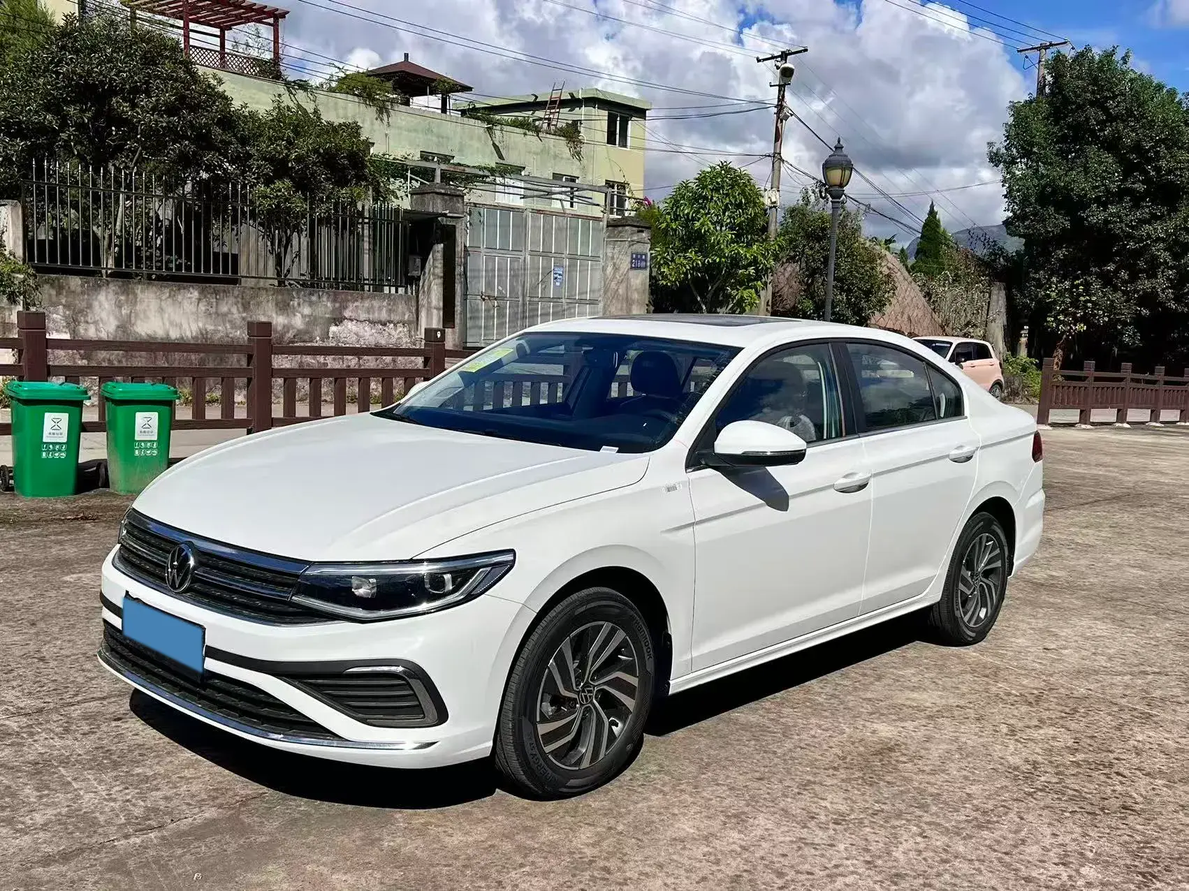 2025 VOLKSWAGEN BORA view 1