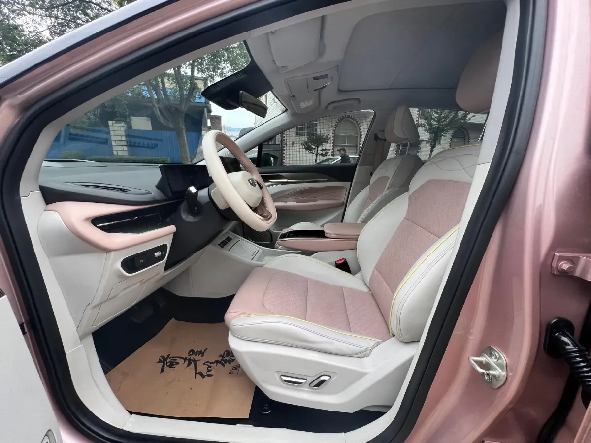2022 Geometry M6 BEV 70KWH,autocango,china used car exporter,china ev exporter,chinese used car exporter,chinese used ev exporter