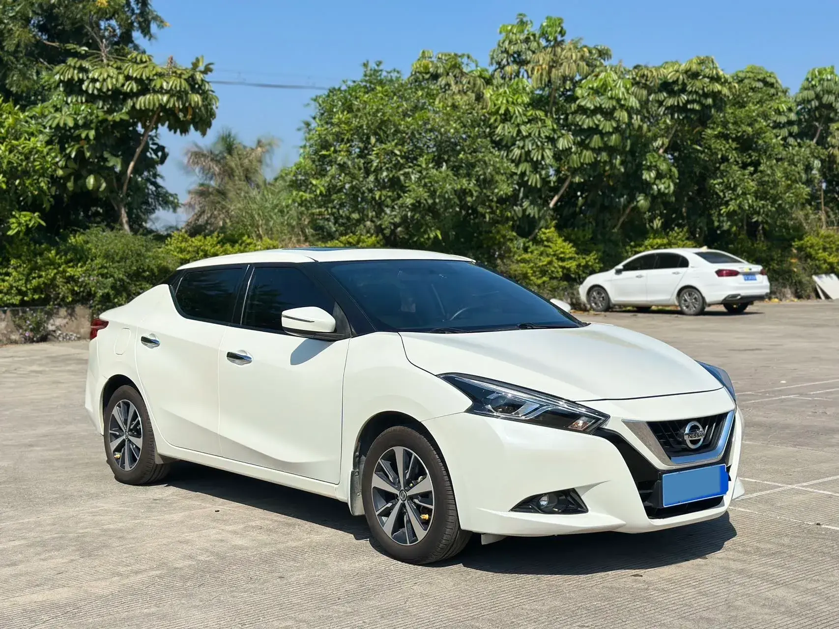 2021 NISSAN BLUEBIRD thumbnail 2