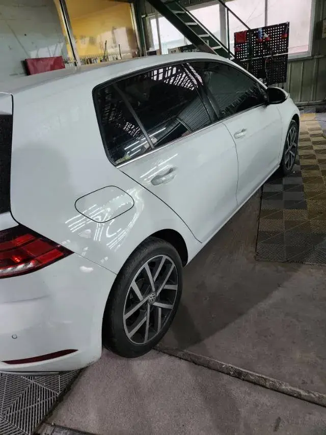 2020 VOLKSWAGEN GOLF thumbnail 3