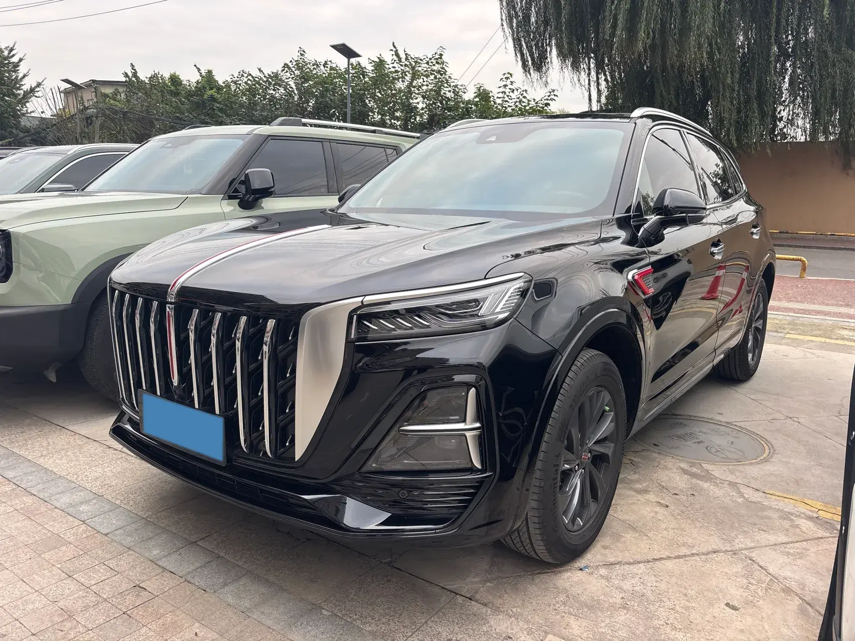 2025 HONGQI HS5 view 1