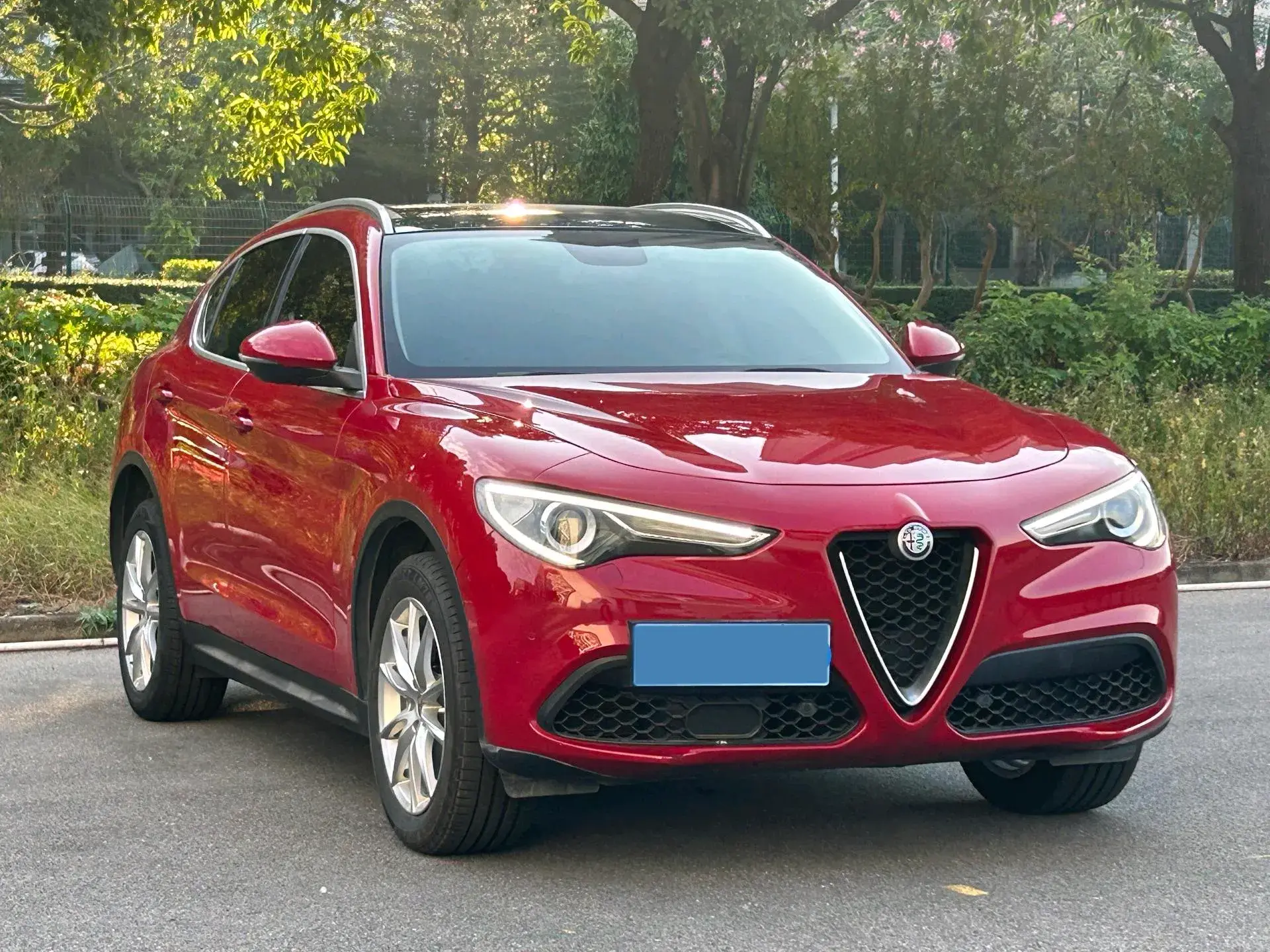 2017 ALFA ROMEO thumbnail 3