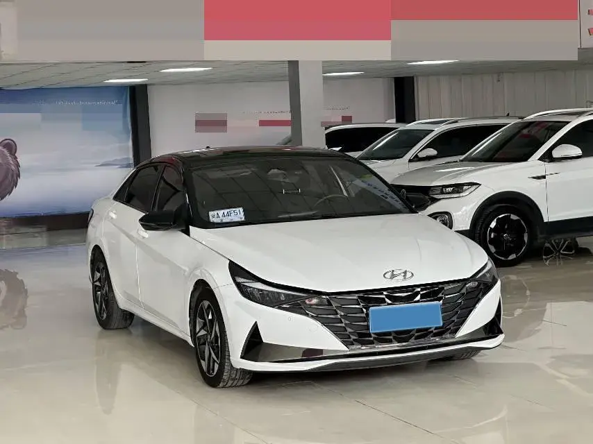 2022 HYUNDAI ELANTRA thumbnail 3