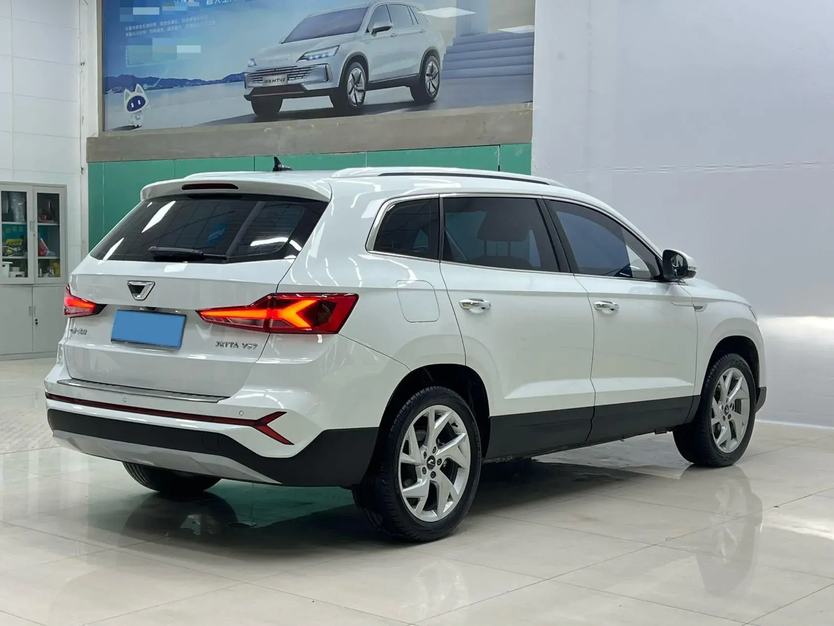 2023 JETTA VS5 thumbnail 4