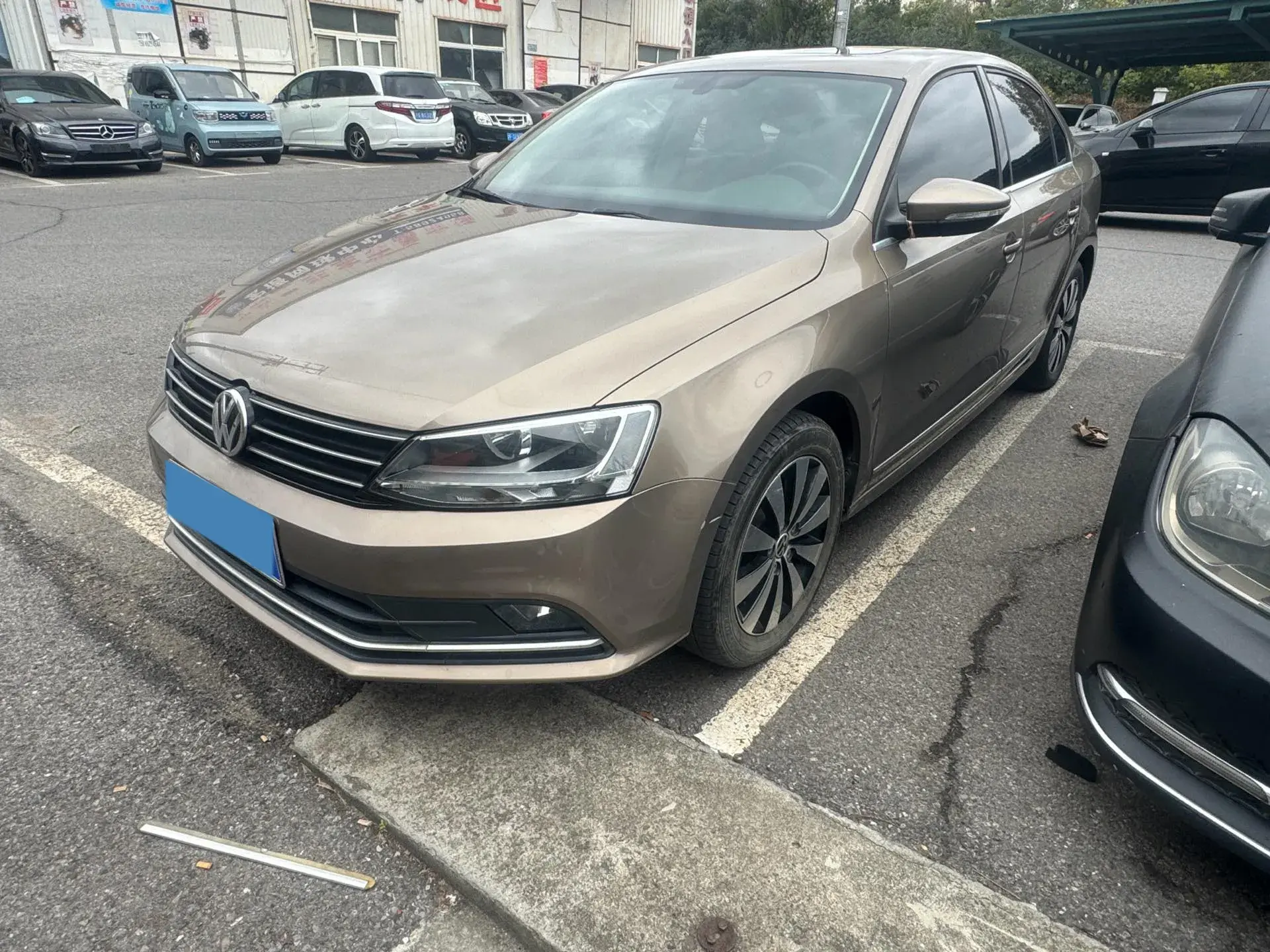 2018 VOLKSWAGEN SAGITAR view 1
