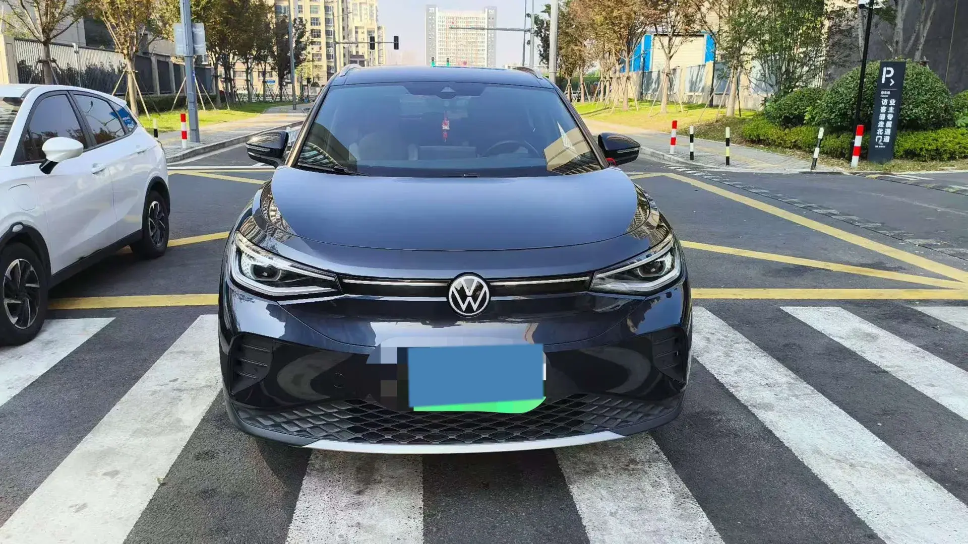2021 VOLKSWAGEN ID.4 thumbnail 2